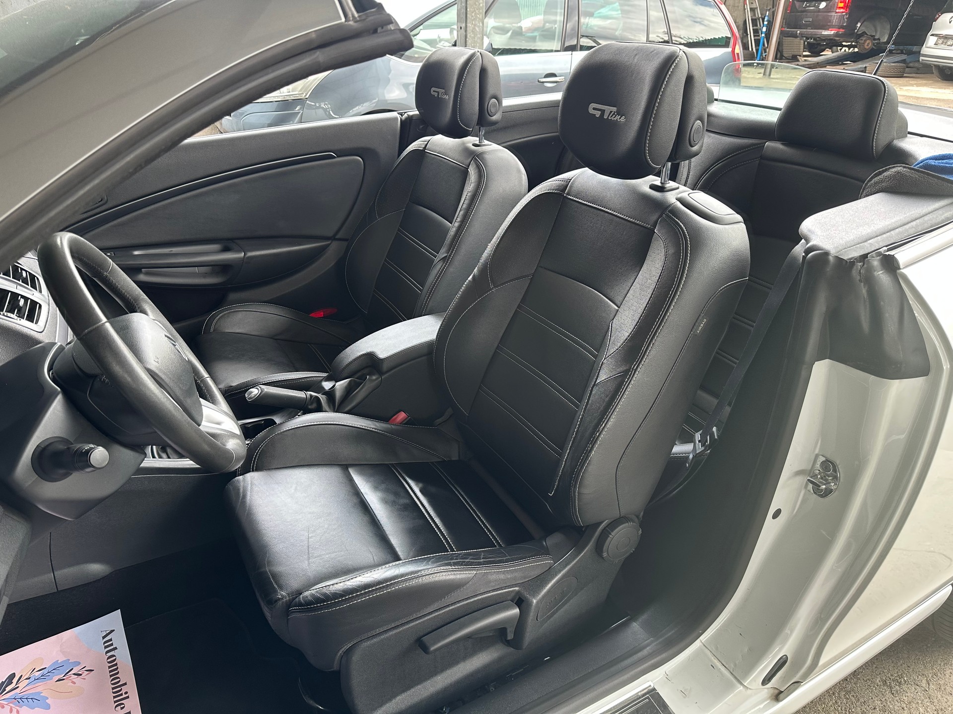 RENAULT Mégane CC 1.4 16V Turbo Floride-image-6