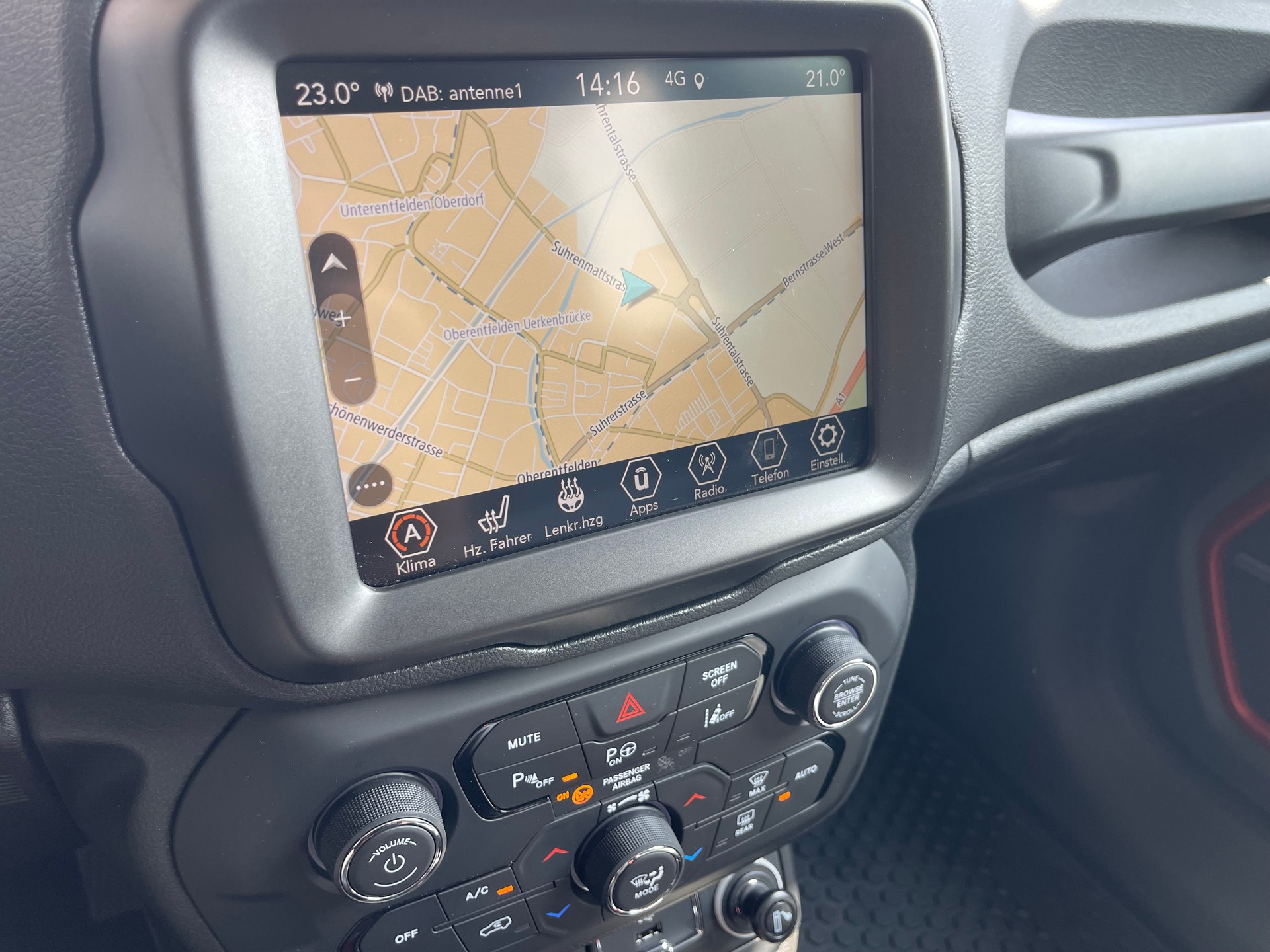 JEEP Renegade 1.3 T PHEV Trailhawk AWD-image-12