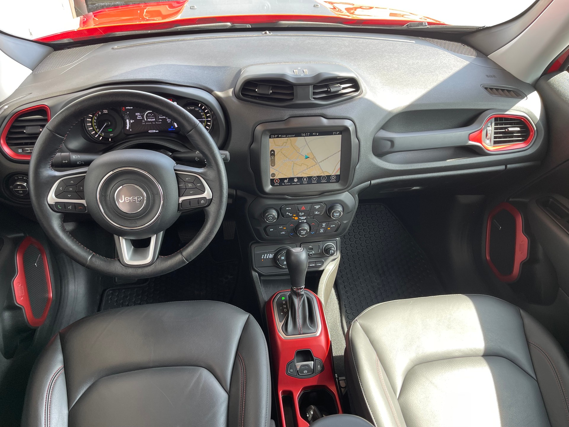 JEEP Renegade 1.3 T PHEV Trailhawk AWD-image-11