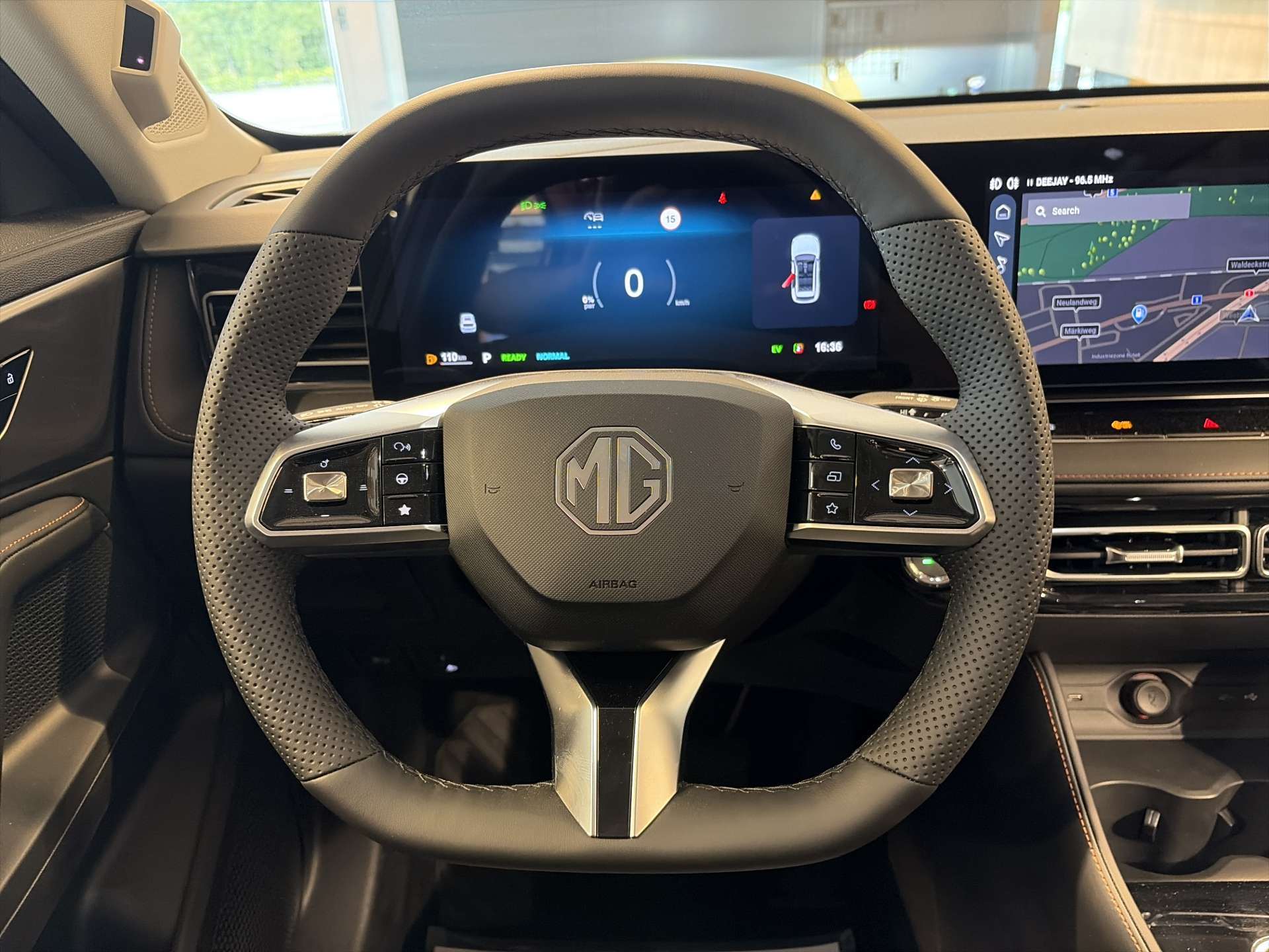 MG HS 1.5 T HEV+ Luxury 224PS Automat-image-15