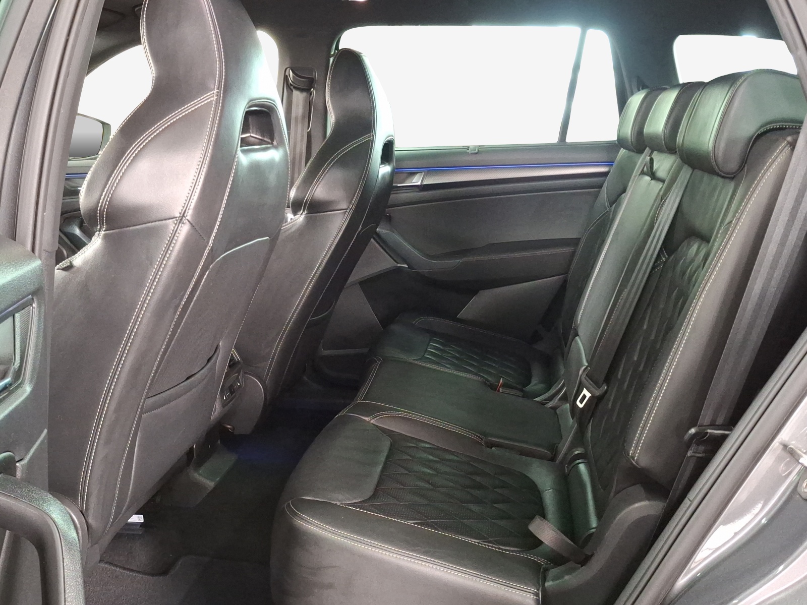 SKODA Kodiaq 2.0 TDI CR SportLine 4x4 DSG-image-11
