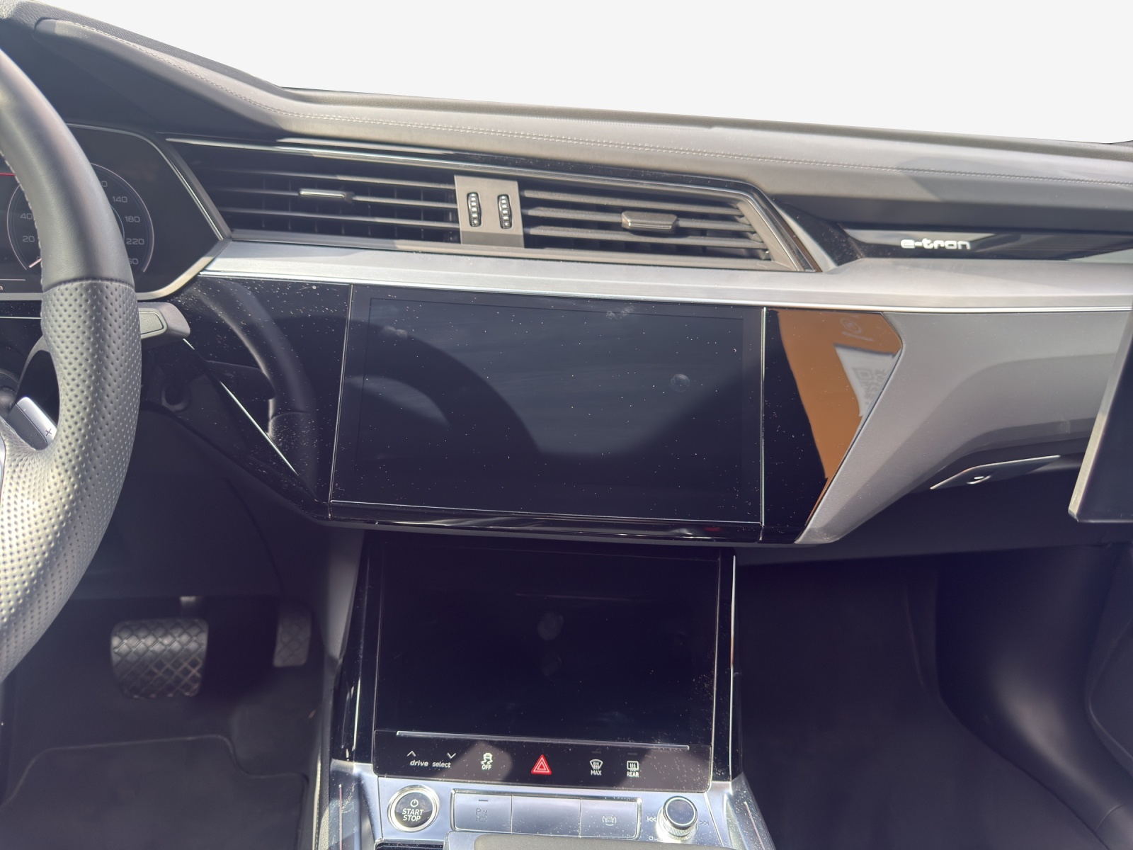 AUDI e-tron 55 Sportback S Line quattro-image-10