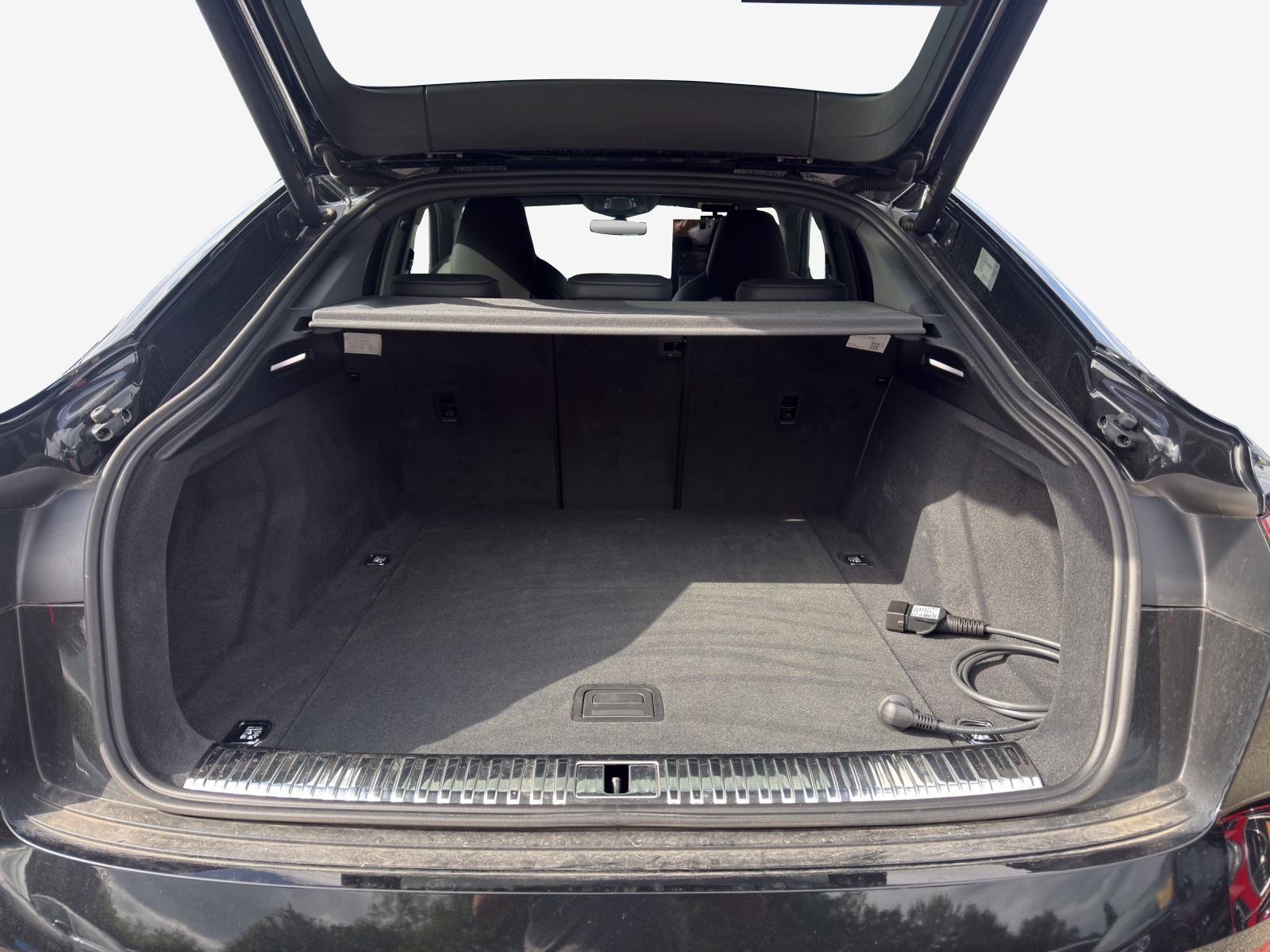AUDI e-tron 55 Sportback S Line quattro-image-12