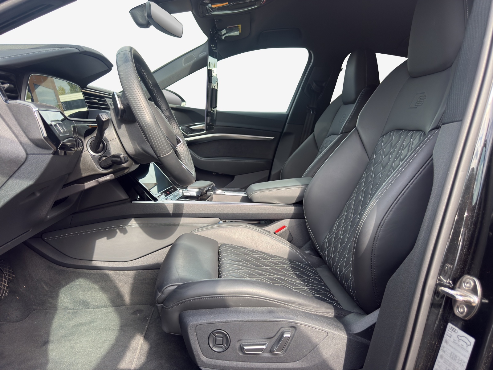 AUDI e-tron 55 Sportback S Line quattro-image-7