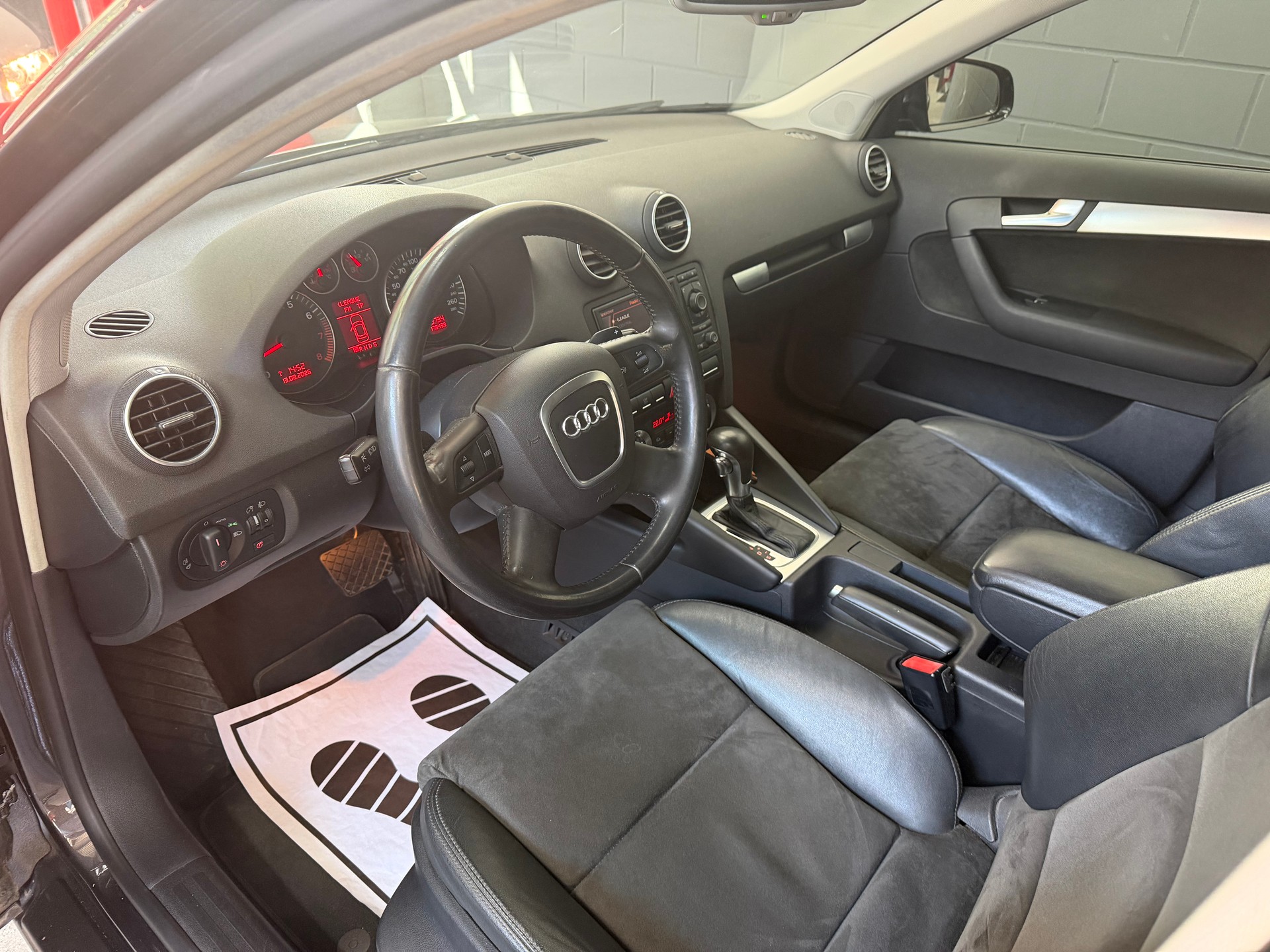 AUDI A3 Sportback 2.0 Turbo FSI Ambition S-tronic //NEU AB MFK!-image-9