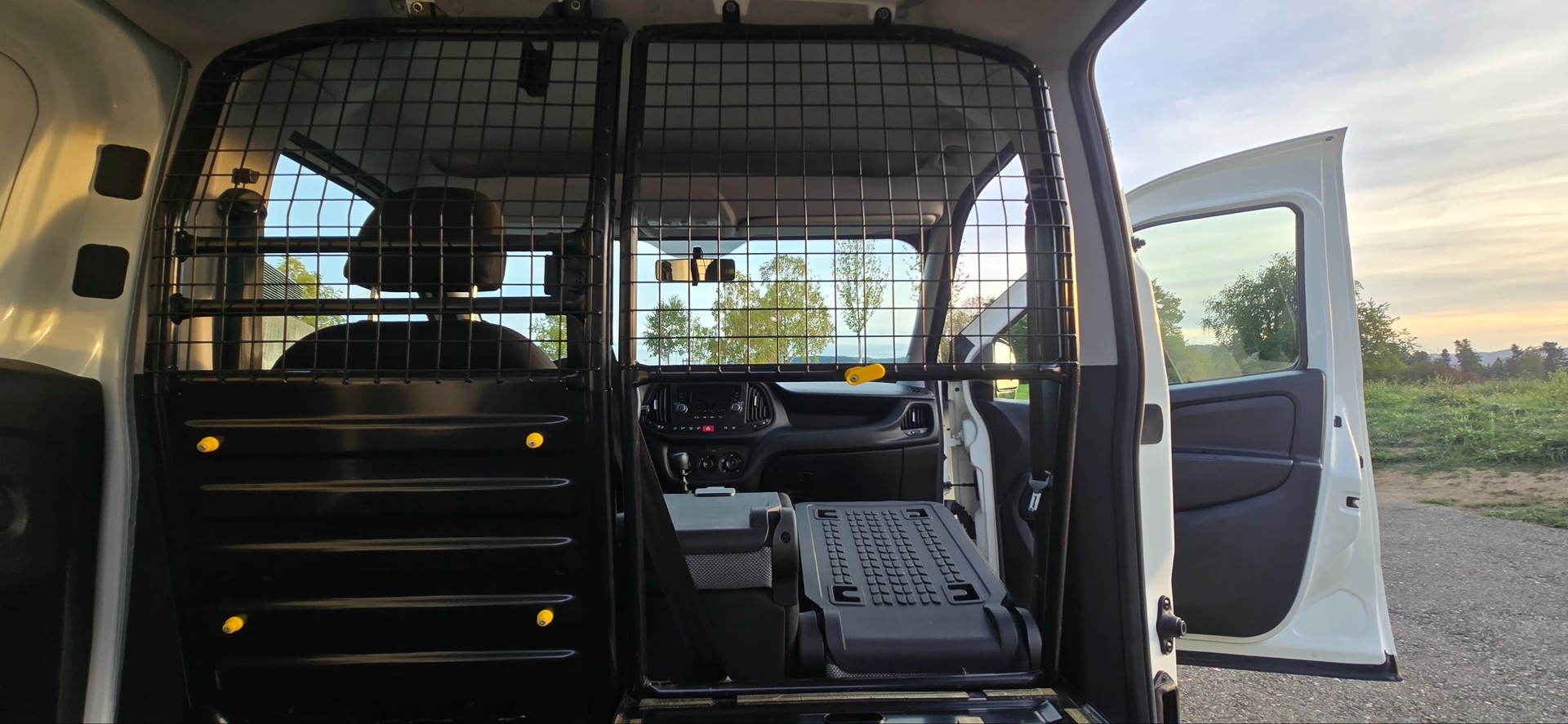 FIAT Doblò 1.4 MPI Cargo Easy Pro /// FRISCH AB MFK SERVICE INKL. Zahnriemen /// 8Fach Bereift ///3 Sitze///-image-13
