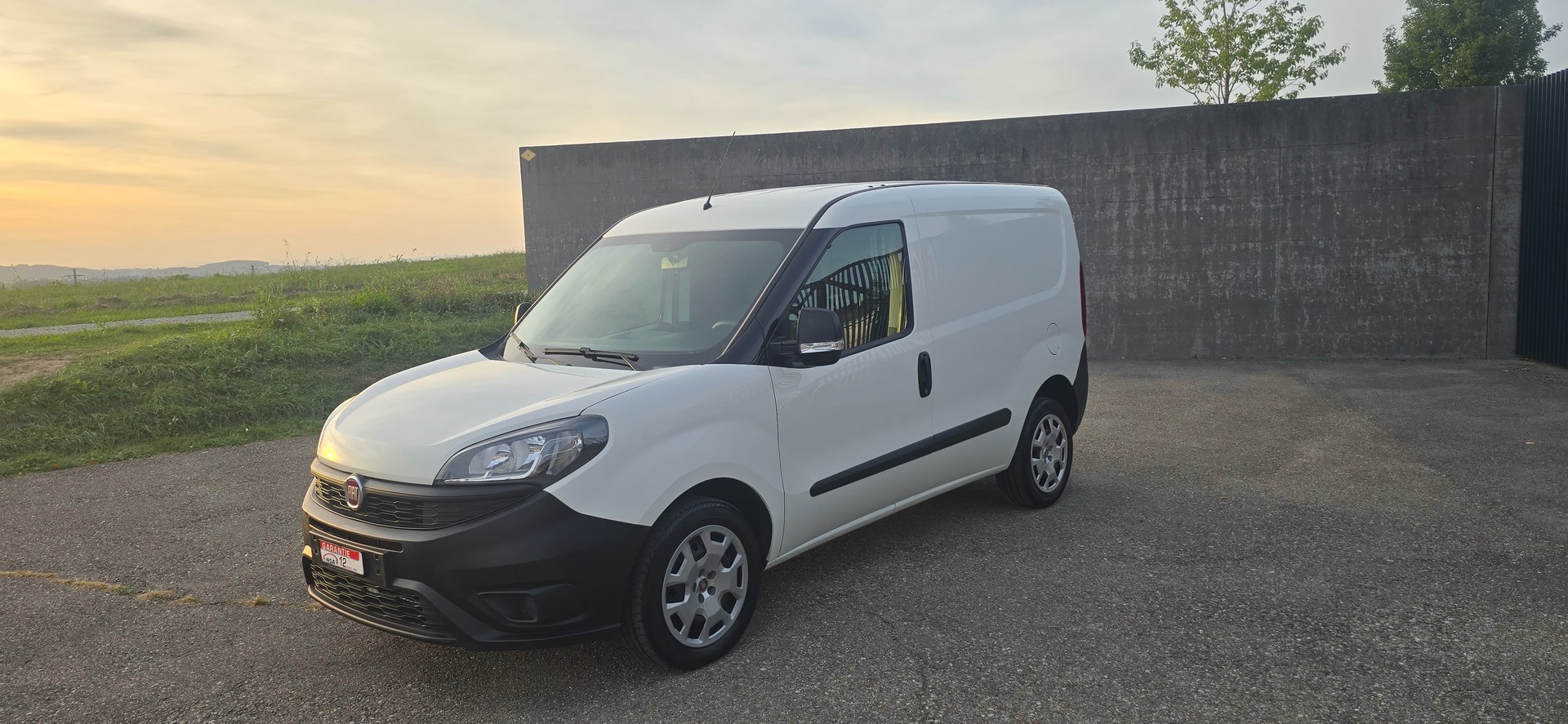 FIAT Doblò 1.4 MPI Cargo Easy Pro /// FRISCH AB MFK SERVICE INKL. Zahnriemen /// 8Fach Bereift ///3 Sitze///-image-1