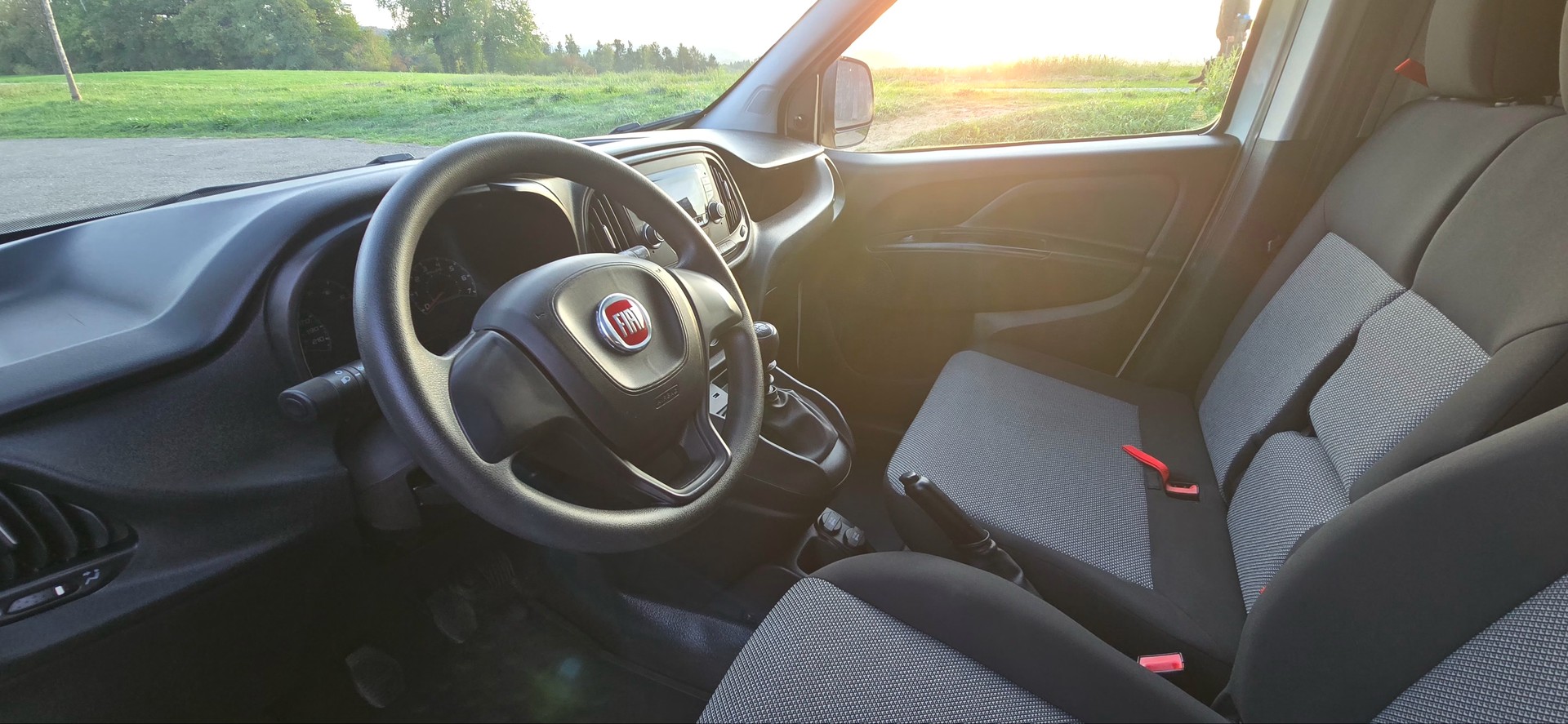 FIAT Doblò 1.4 MPI Cargo Easy Pro /// FRISCH AB MFK SERVICE INKL. Zahnriemen /// 8Fach Bereift ///3 Sitze///-image-21