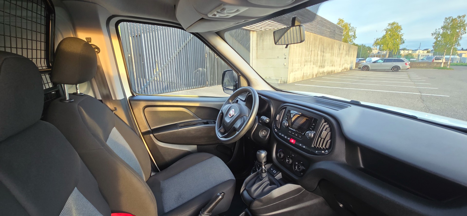 FIAT Doblò 1.4 MPI Cargo Easy Pro /// FRISCH AB MFK SERVICE INKL. Zahnriemen /// 8Fach Bereift ///3 Sitze///-image-17