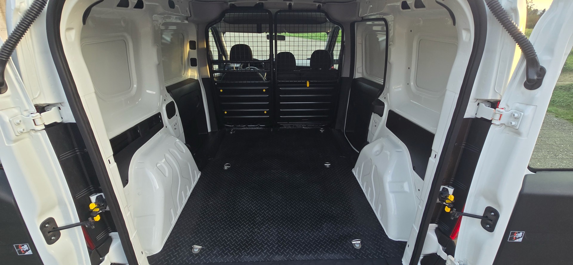 FIAT Doblò 1.4 MPI Cargo Easy Pro /// FRISCH AB MFK SERVICE INKL. Zahnriemen /// 8Fach Bereift ///3 Sitze///-image-11