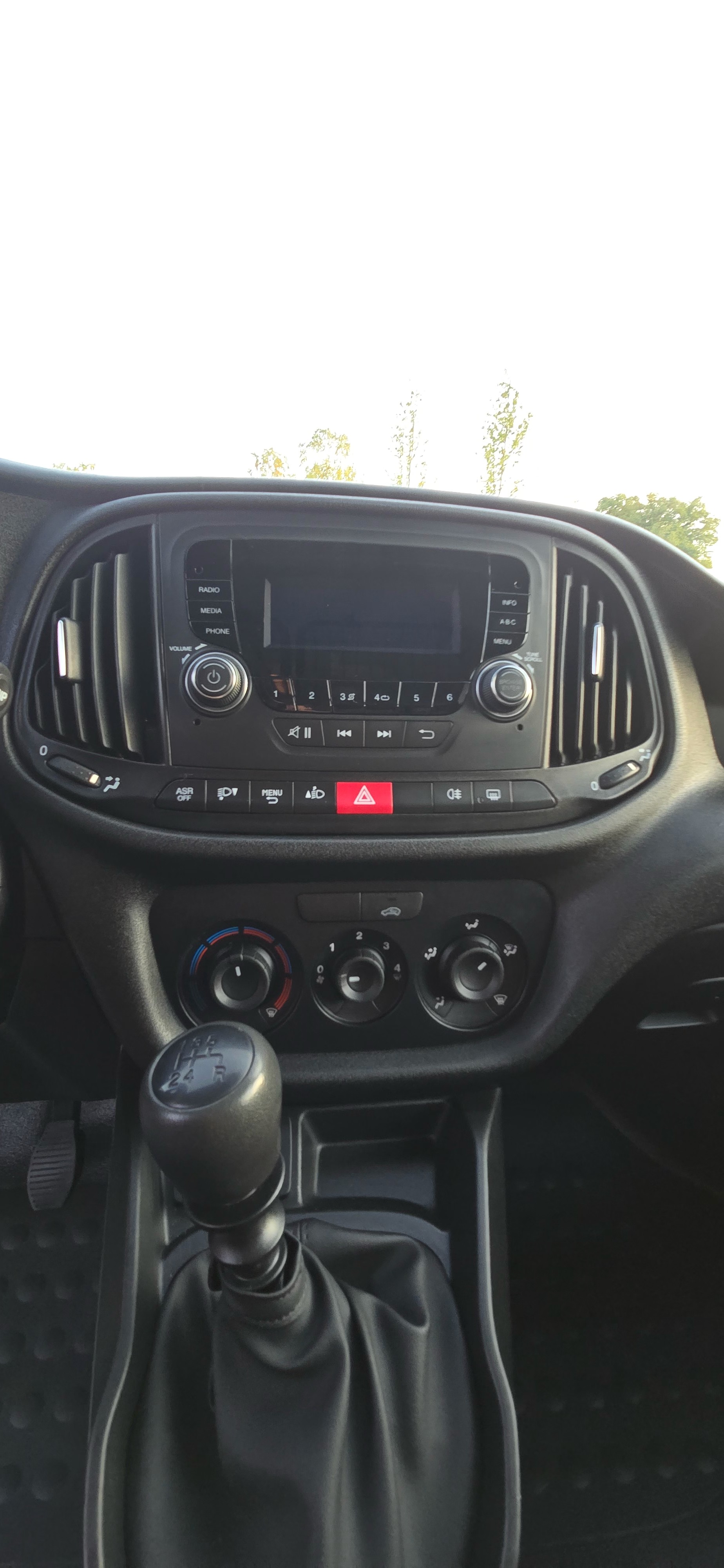 FIAT Doblò 1.4 MPI Cargo Easy Pro /// FRISCH AB MFK SERVICE INKL. Zahnriemen /// 8Fach Bereift ///3 Sitze///-image-22