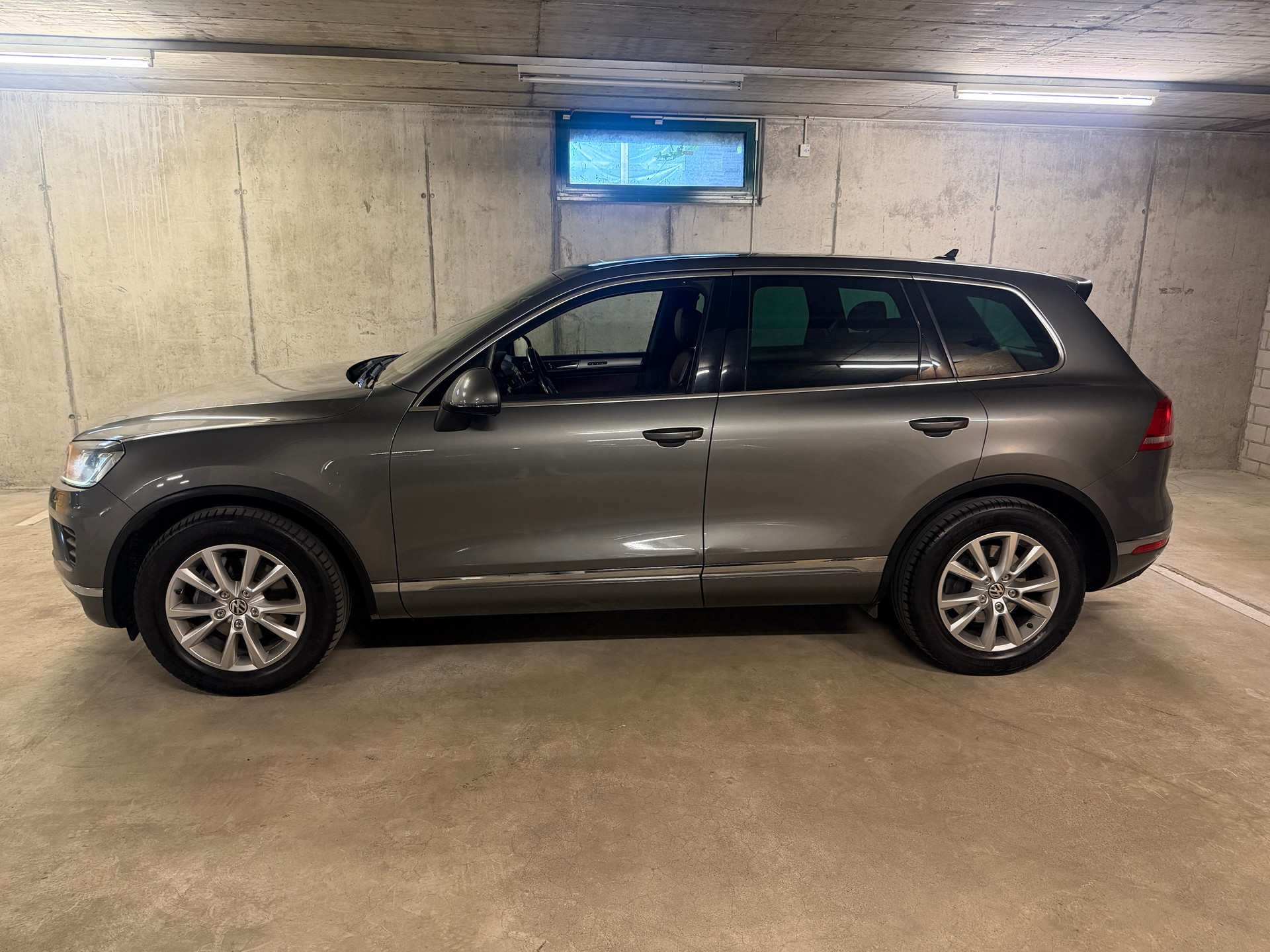VW Touareg 3.0 TDI BMT Peak Tiptronic-image-1