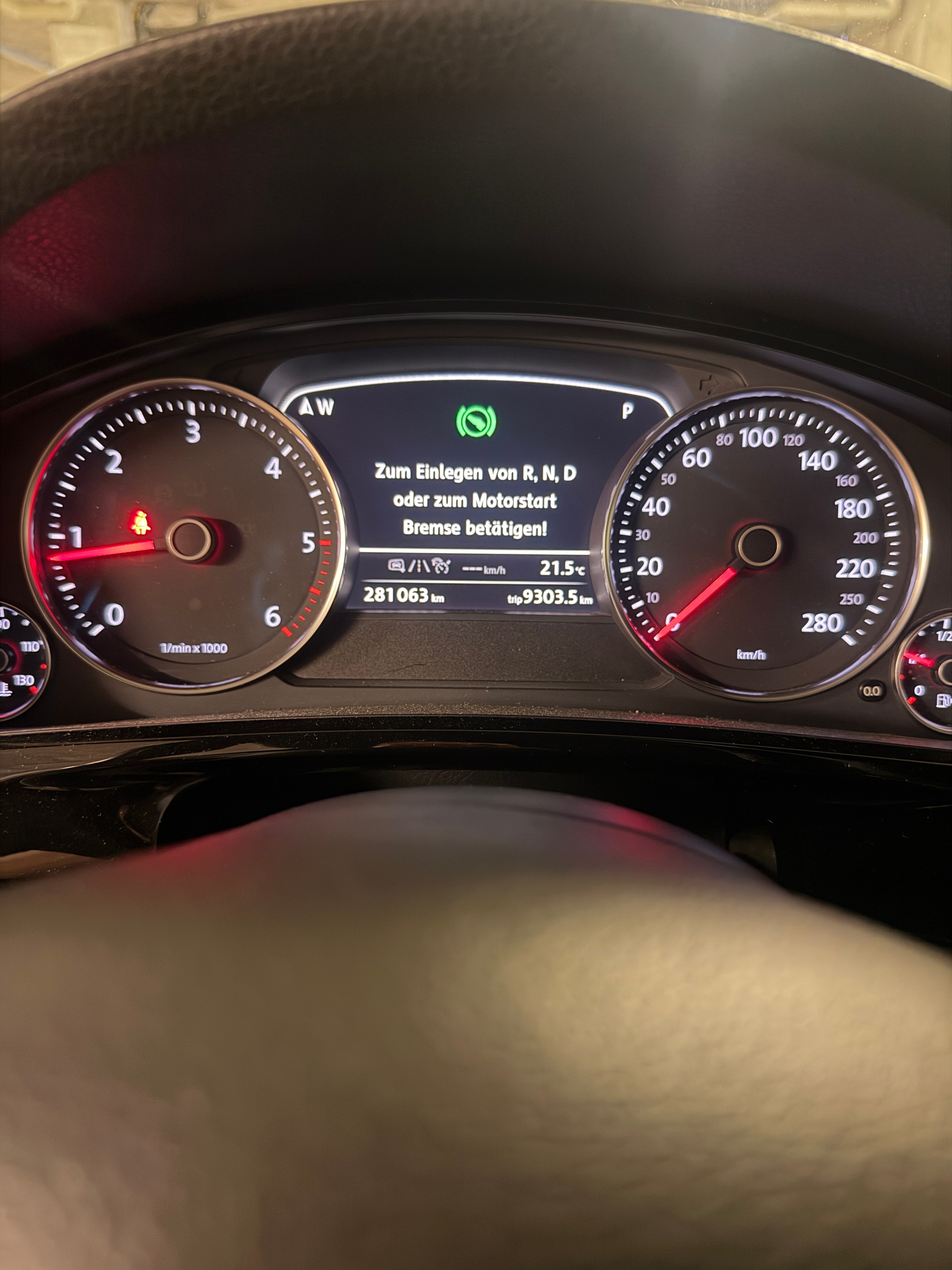 VW Touareg 3.0 TDI BMT Peak Tiptronic-image-3