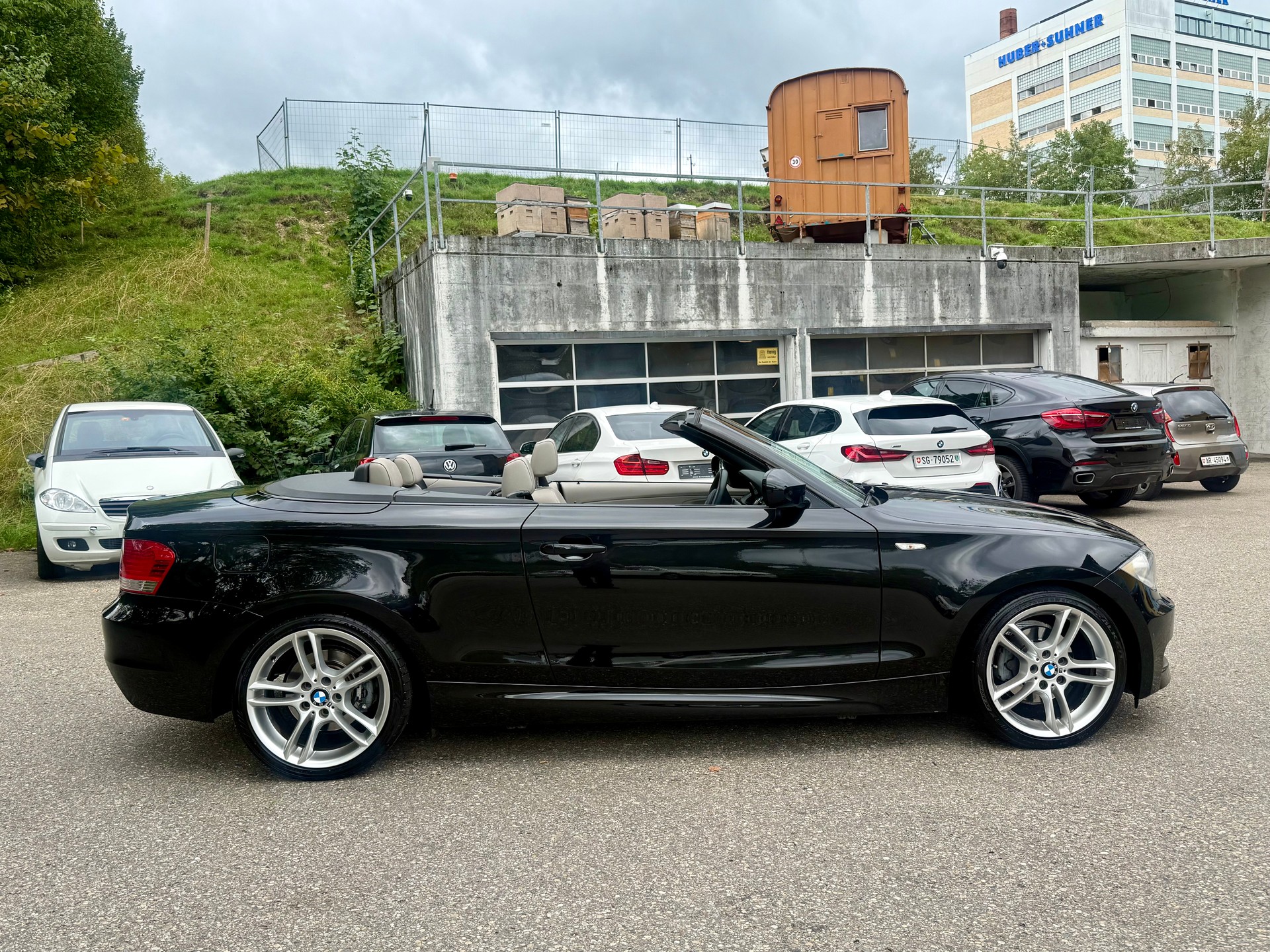 BMW 118i Cabrio-image-5