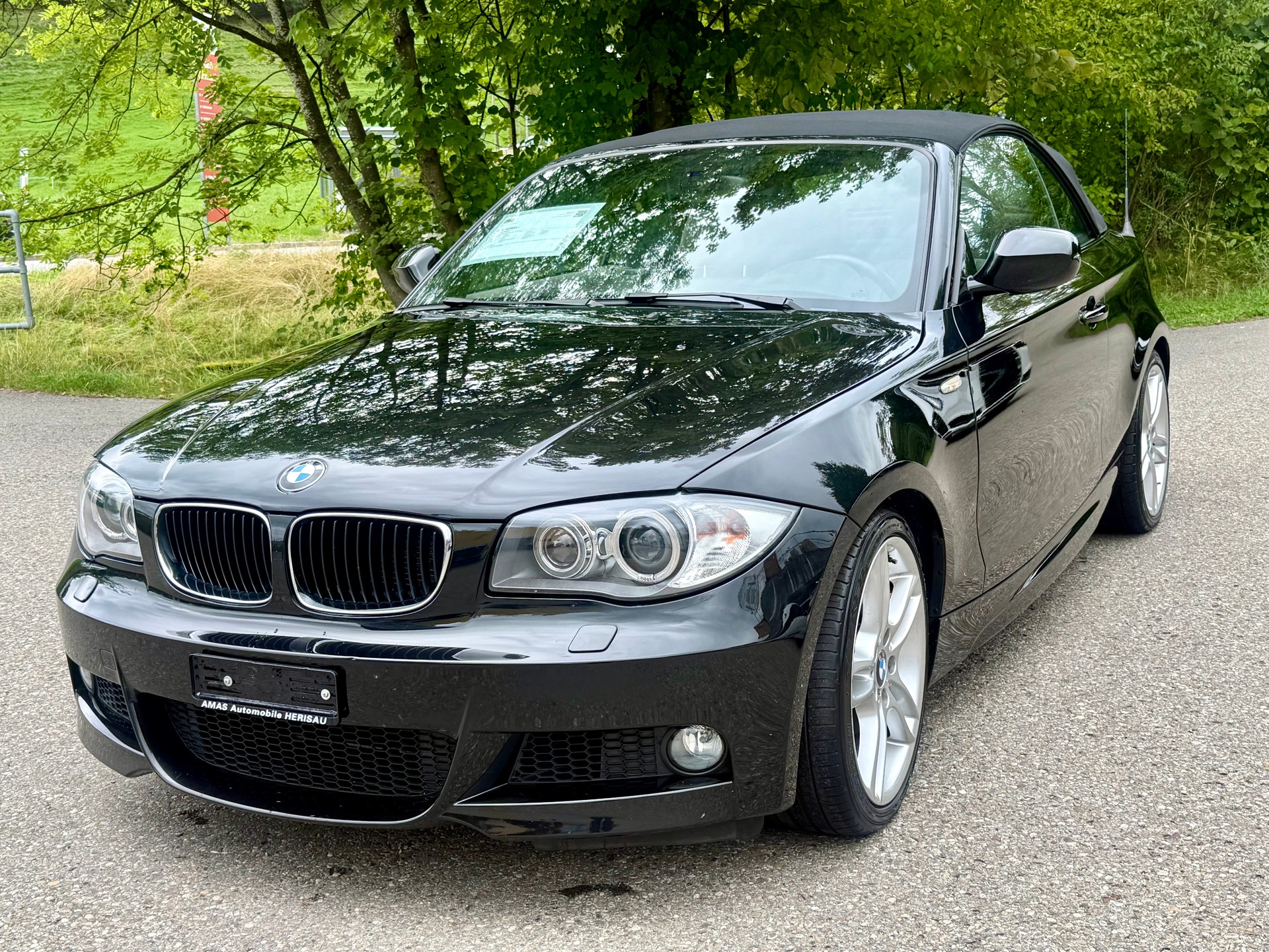 BMW 118i Cabrio-image-11