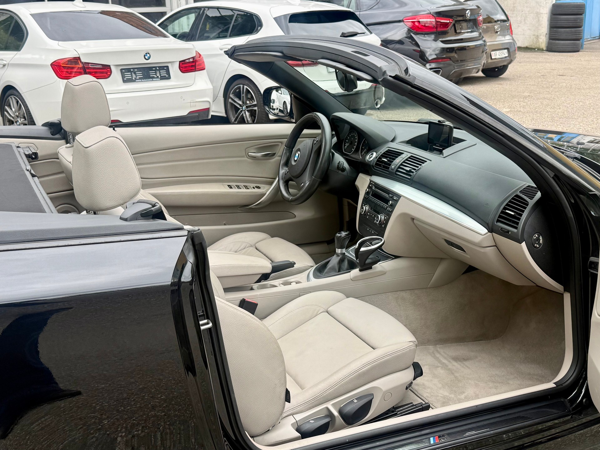 BMW 118i Cabrio-image-9