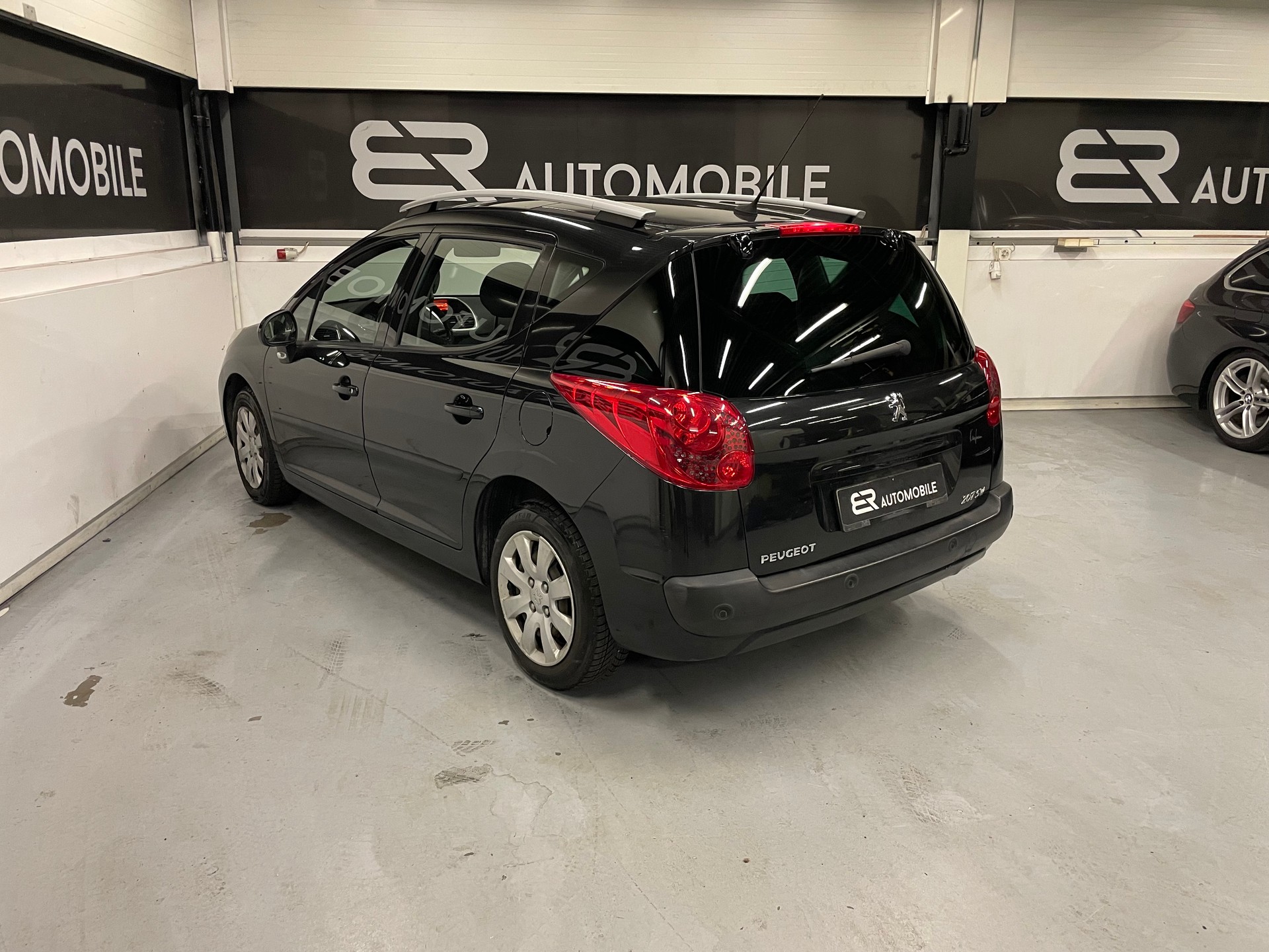 PEUGEOT 207 SW 1.6 16V Trendy-image-2