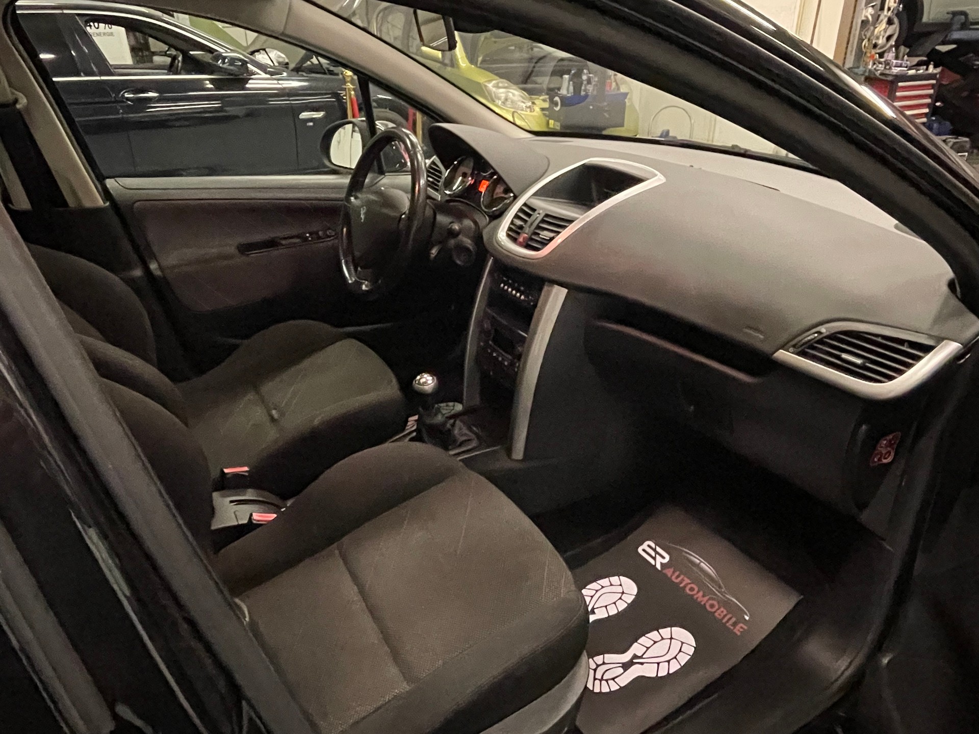 PEUGEOT 207 SW 1.6 16V Trendy-image-10