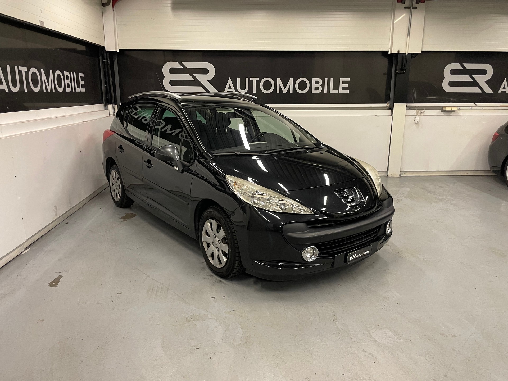 PEUGEOT 207 SW 1.6 16V Trendy-image-1