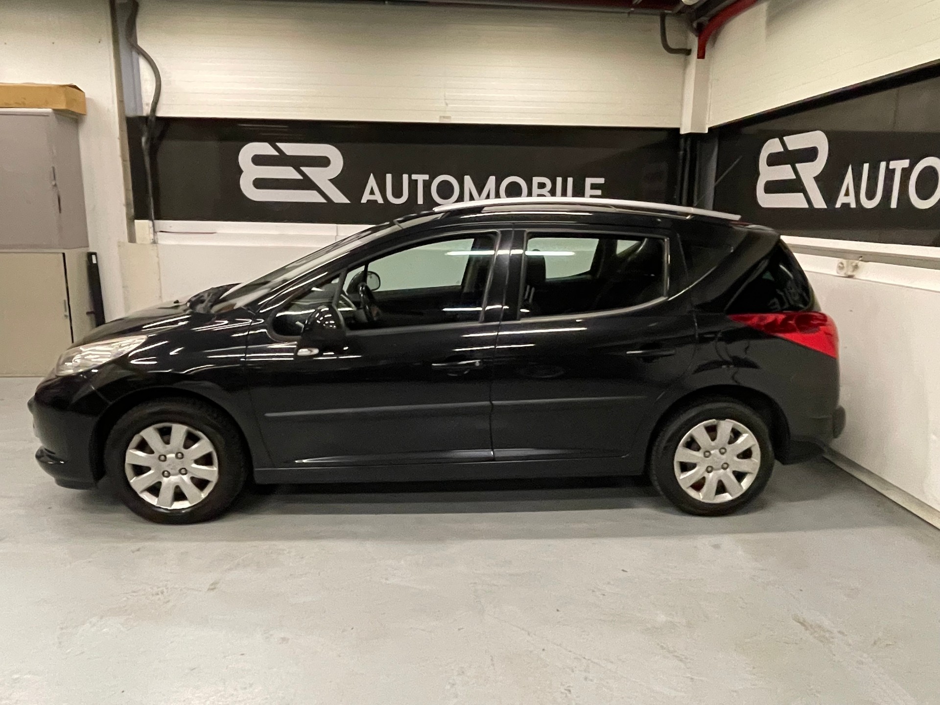 PEUGEOT 207 SW 1.6 16V Trendy-image-7