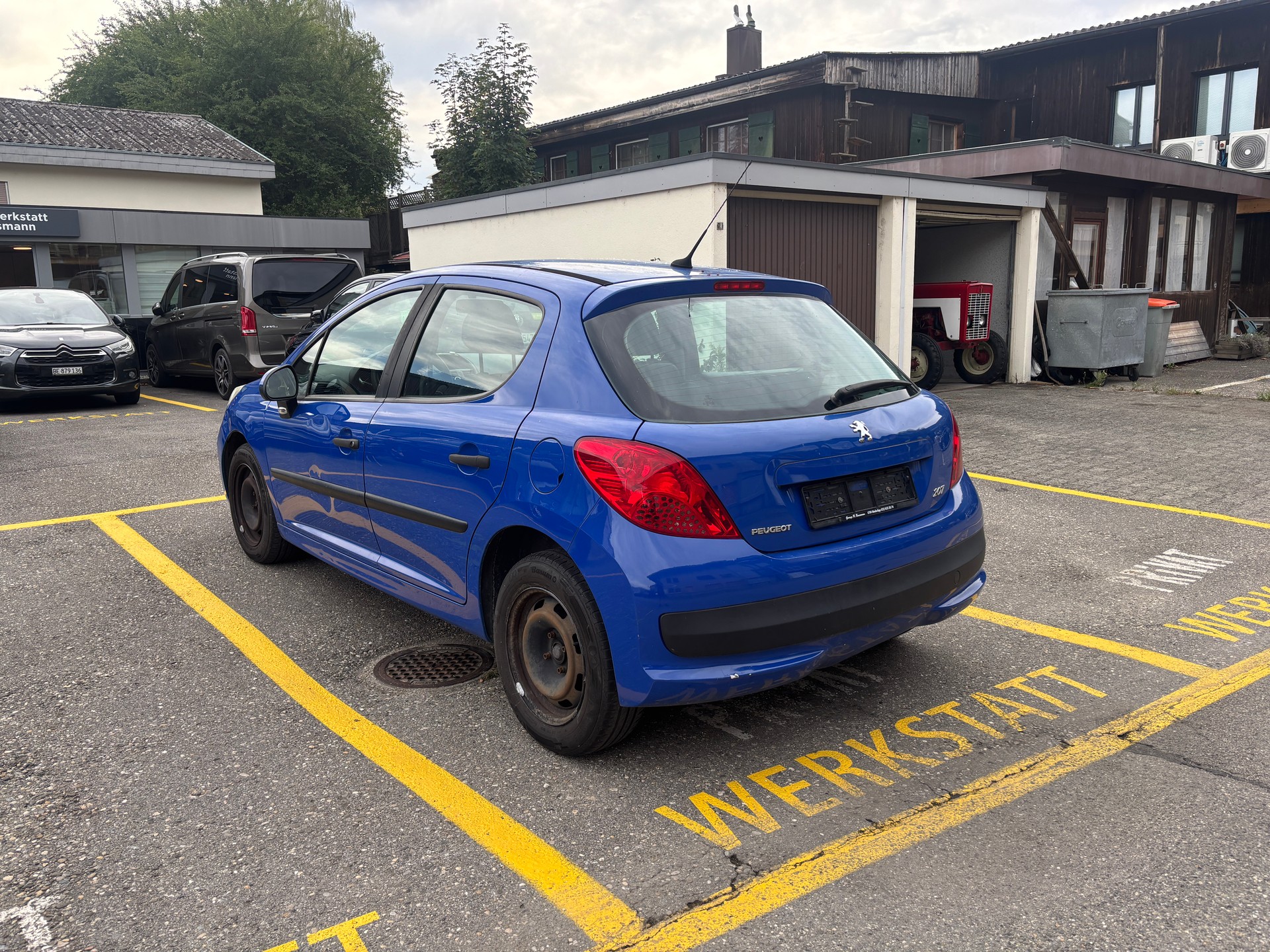 PEUGEOT 207 1.4 Urban-image-4