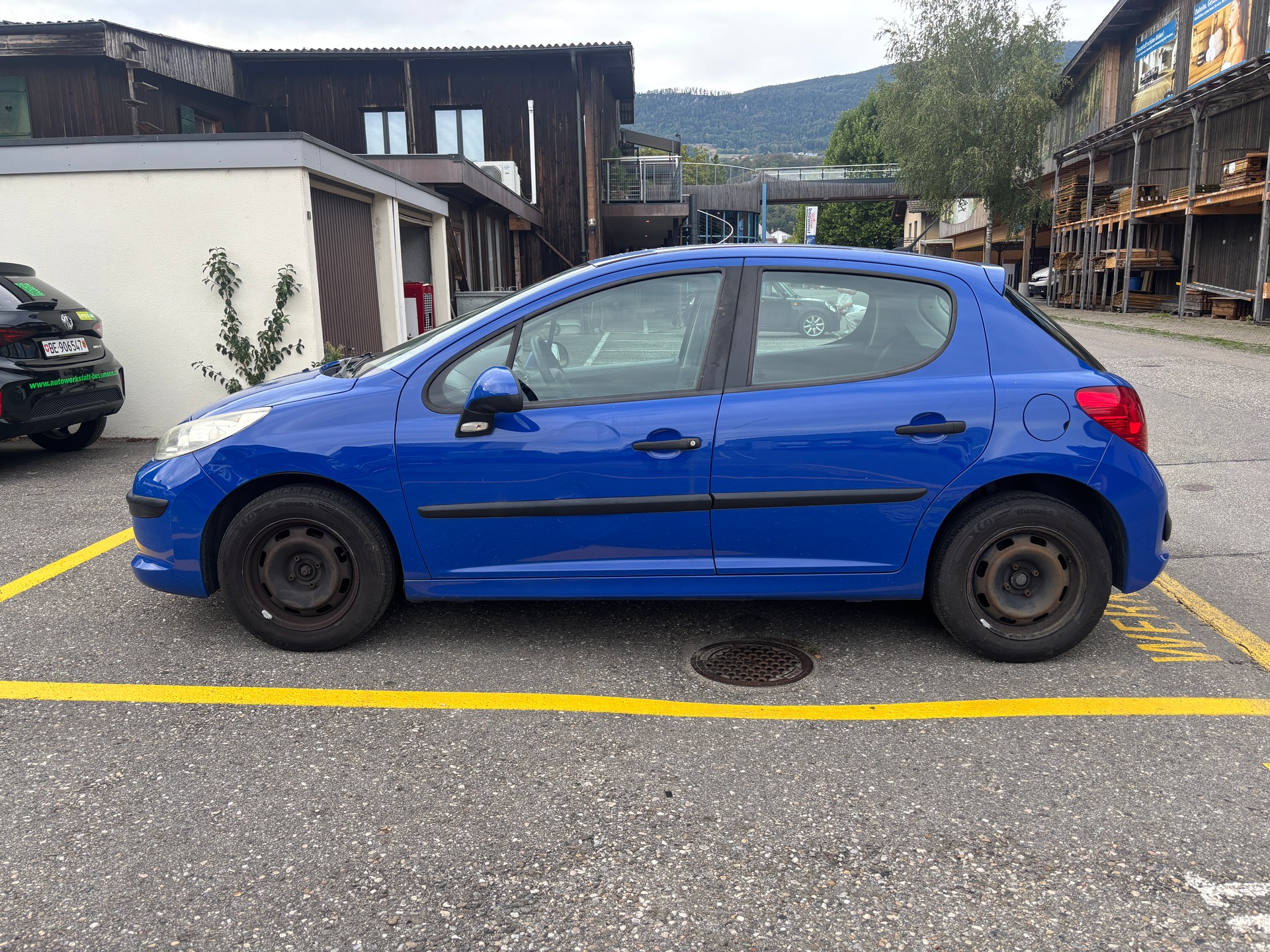 PEUGEOT 207 1.4 Urban-image-3
