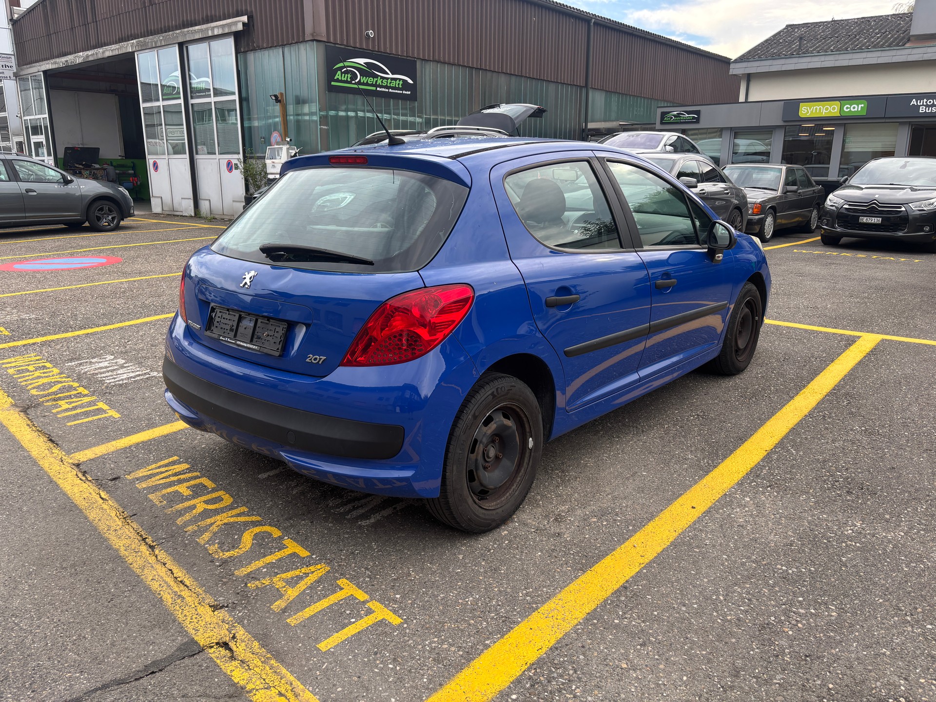 PEUGEOT 207 1.4 Urban-image-6