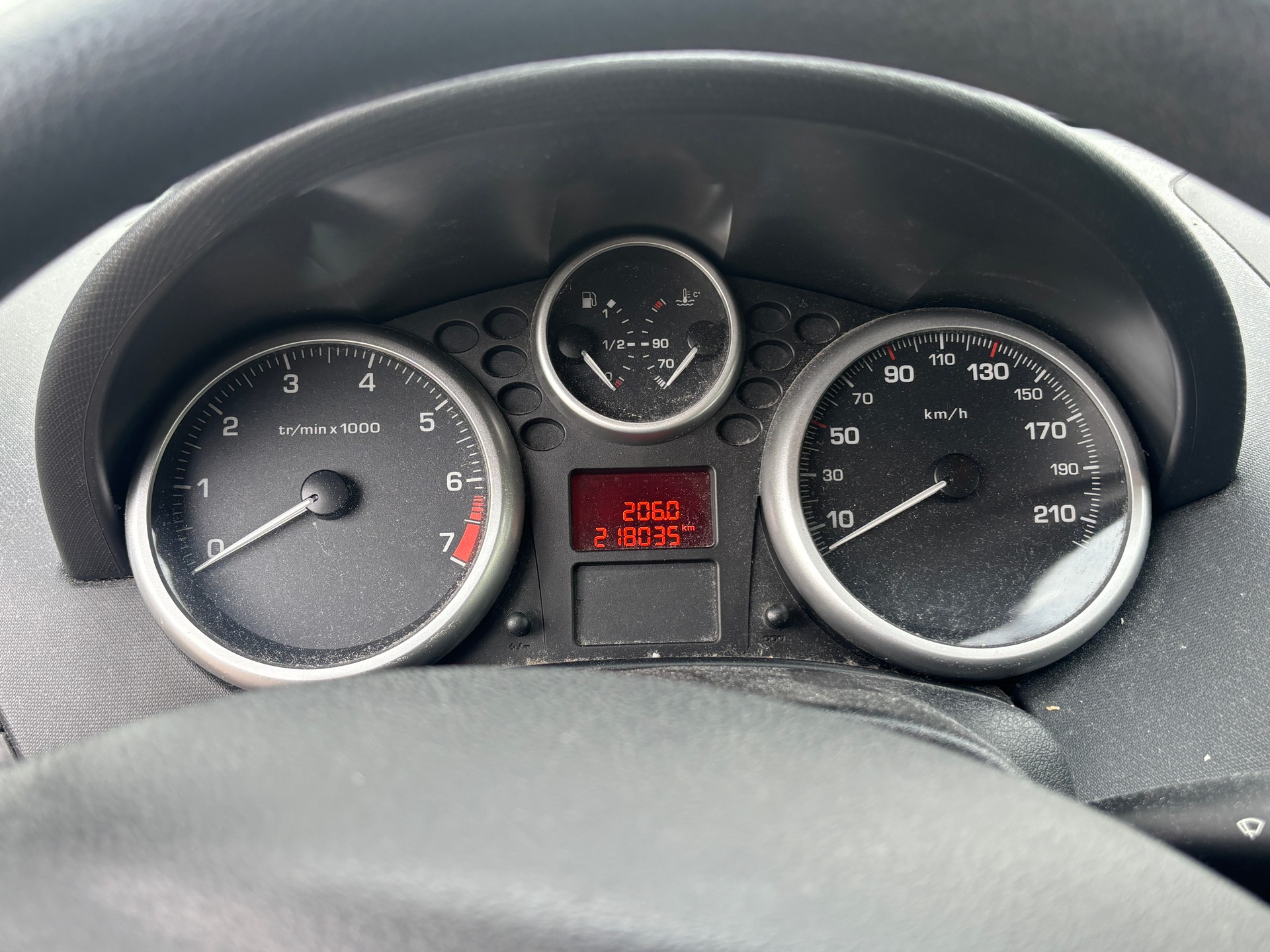 PEUGEOT 207 1.4 Urban-image-11