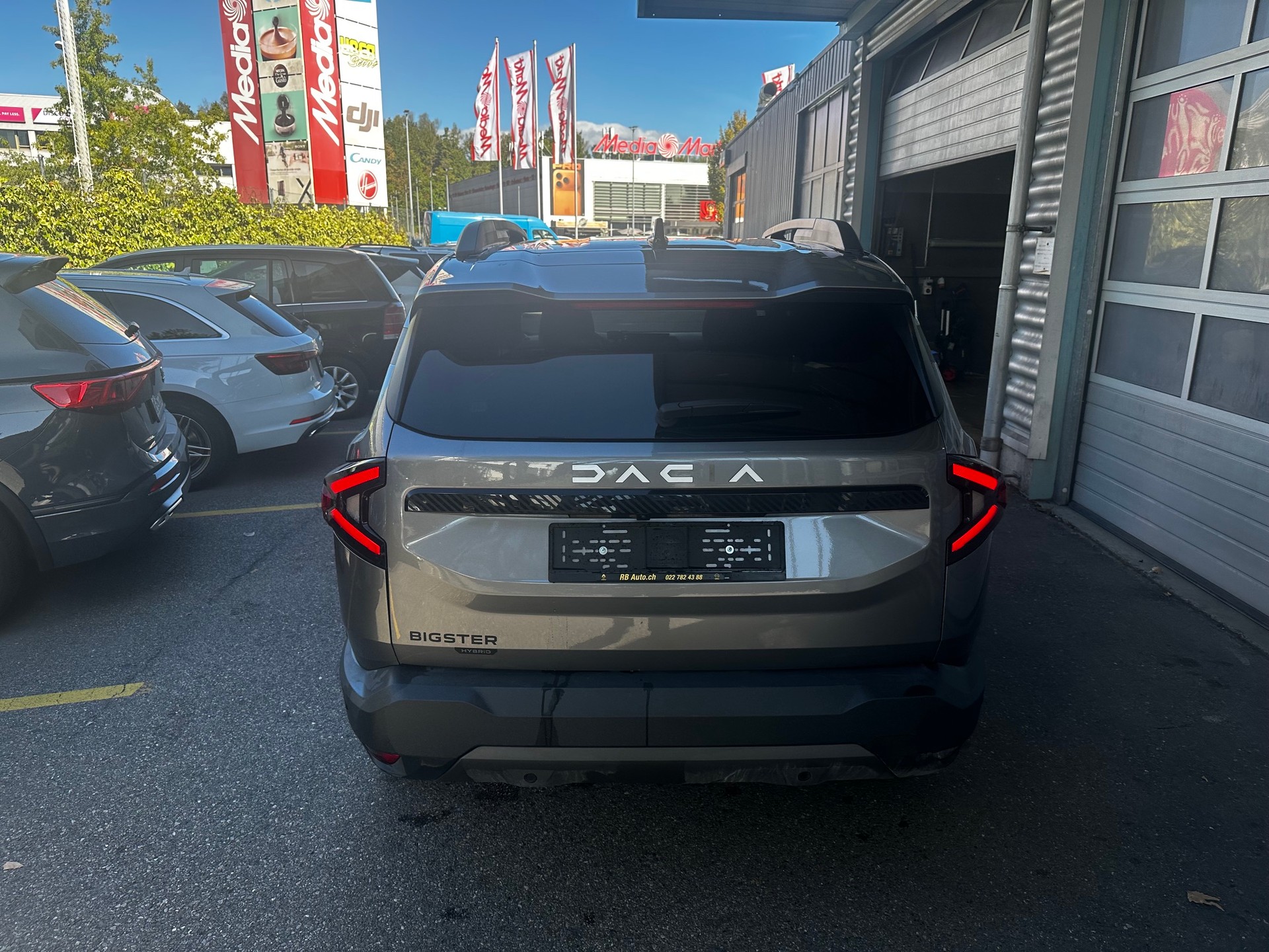 DACIA Bigster HEV 155 1.8 Hybrid Journey-image-3