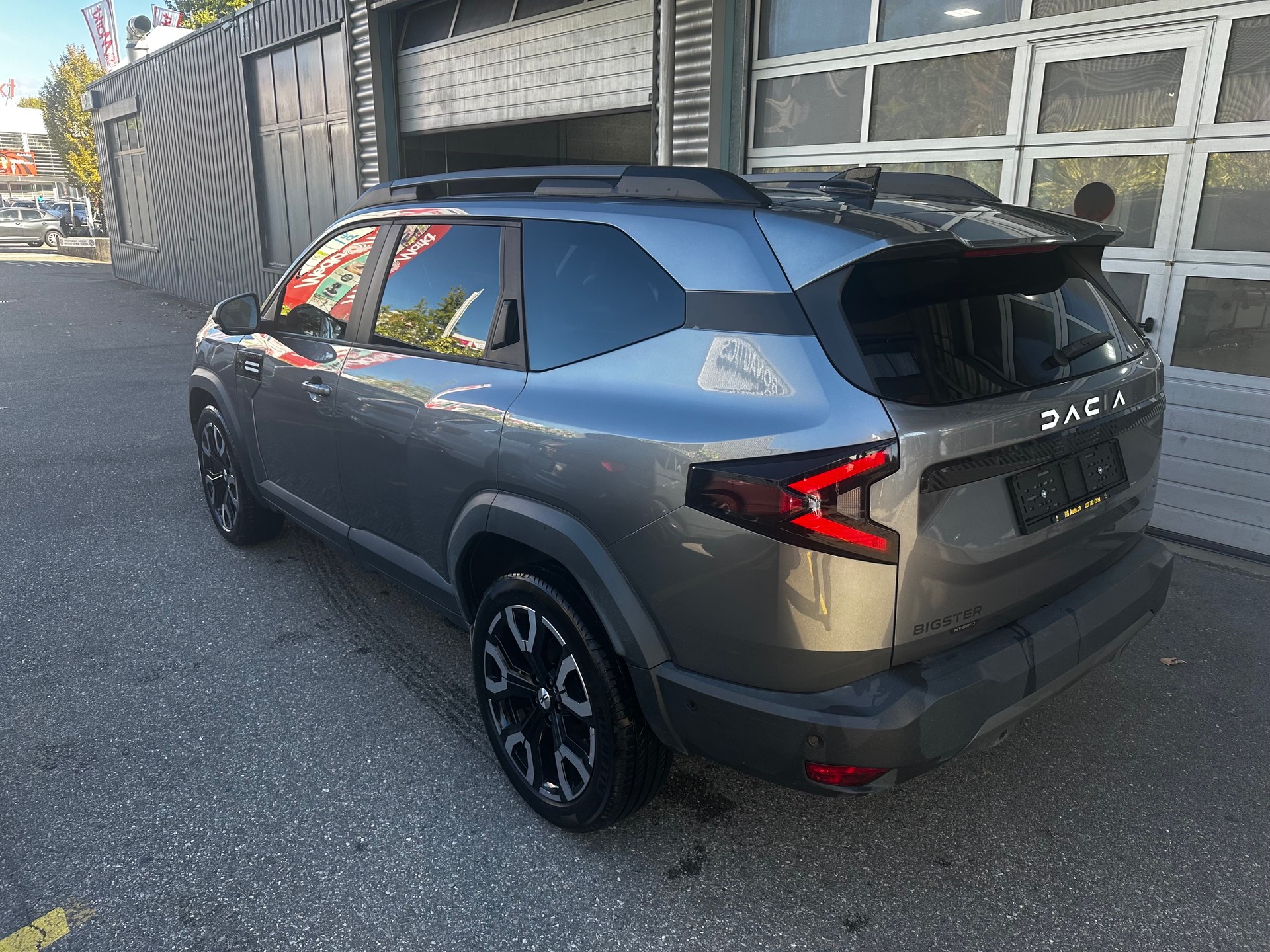 DACIA Bigster HEV 155 1.8 Hybrid Journey-image-2
