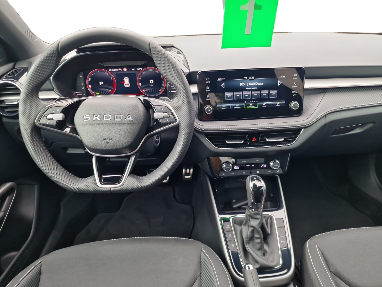 SKODA Fabia 1.5 TSI DSG 130 Years Edition-image-14