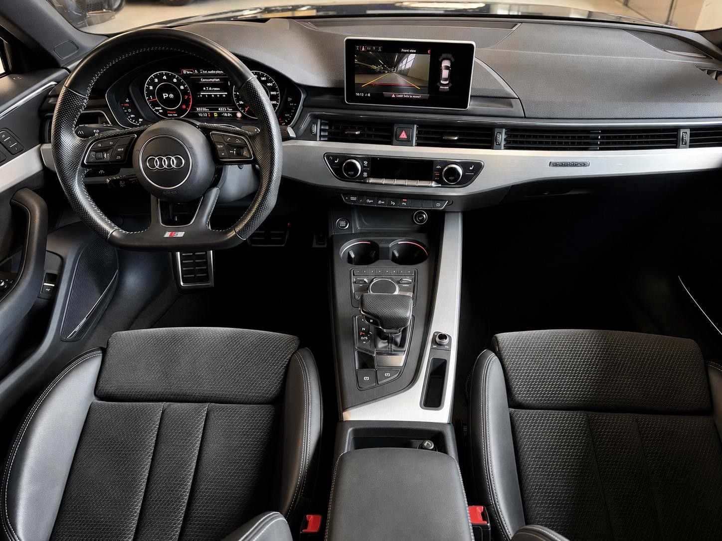 AUDI A4 Limousine 2.0 TFSI Design quattro S-tronic-image-14
