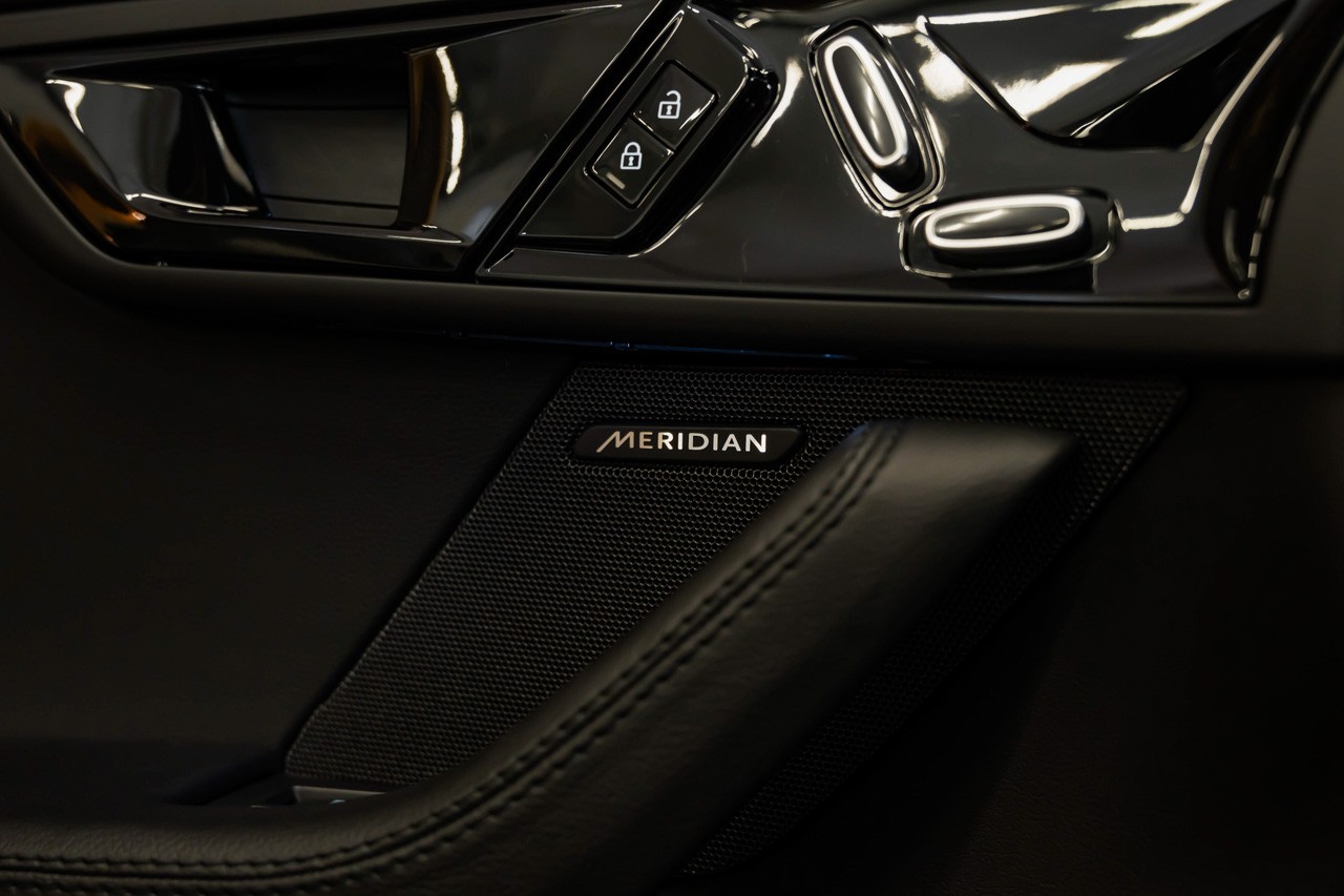 JAGUAR F-Type Coupé 2.0 I4 R-Dynamic Automatik-image-24