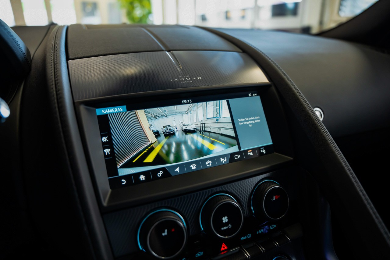 JAGUAR F-Type Coupé 2.0 I4 R-Dynamic Automatik-image-16
