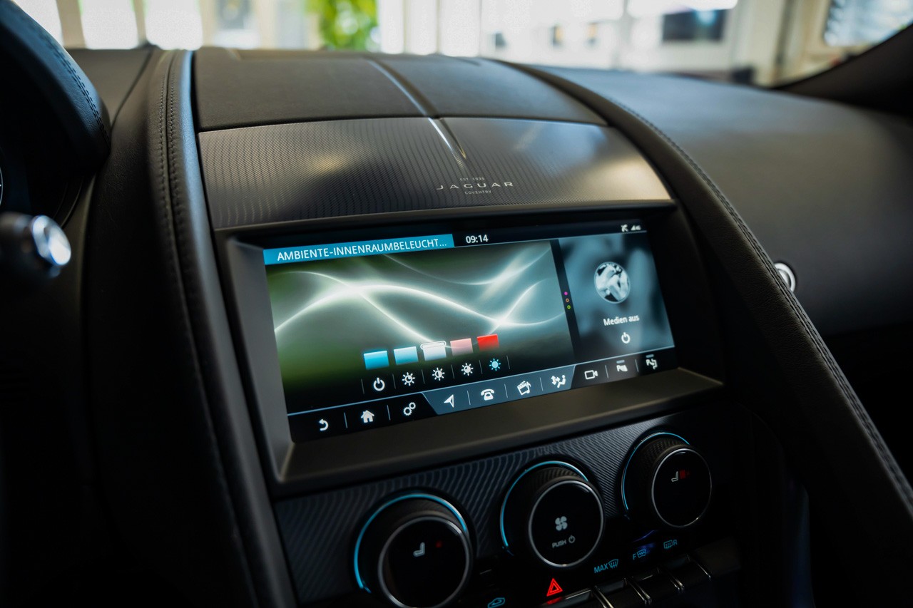 JAGUAR F-Type Coupé 2.0 I4 R-Dynamic Automatik-image-18