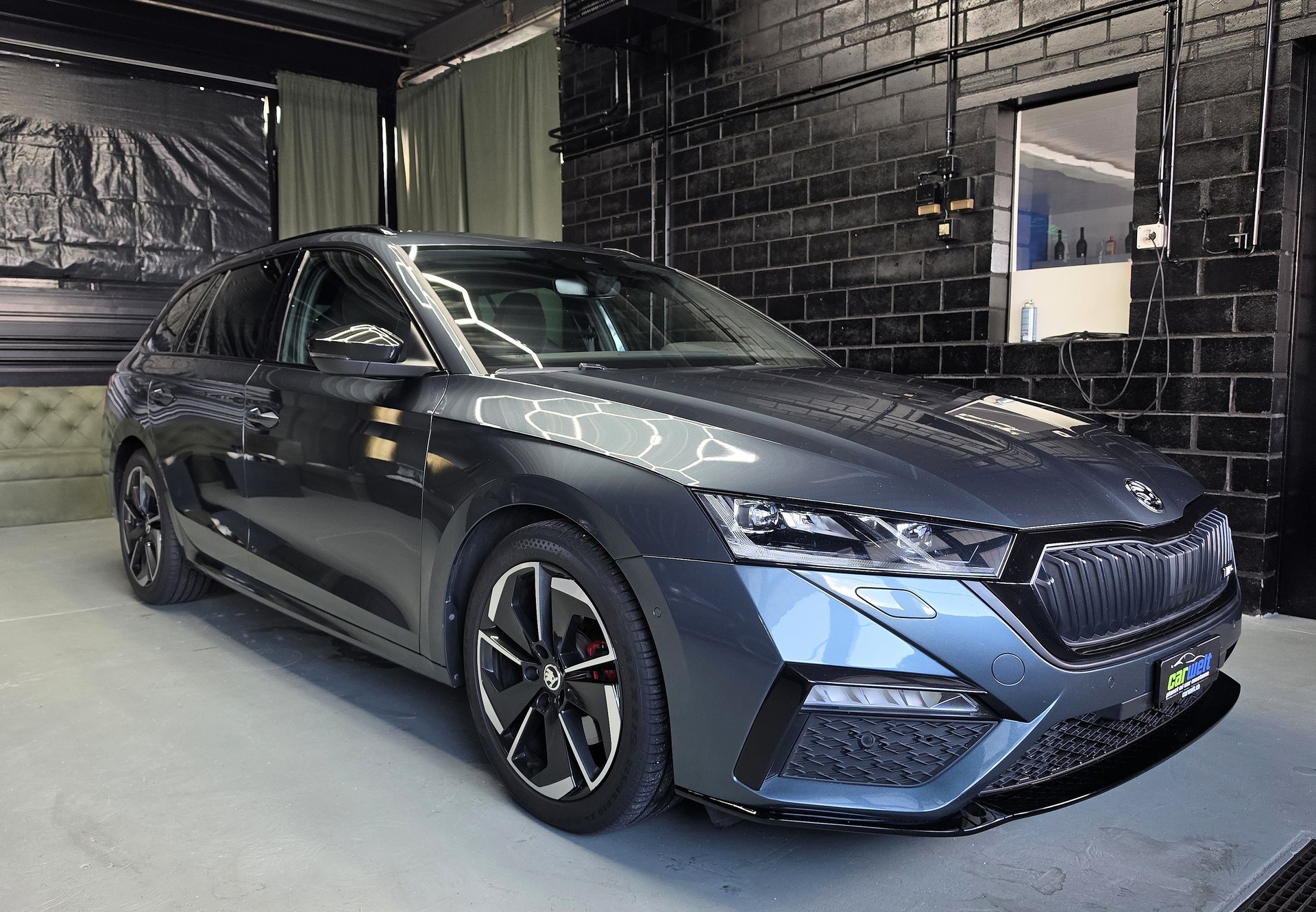 SKODA Octavia Combi 2.0 TDI DSG RS-image-0