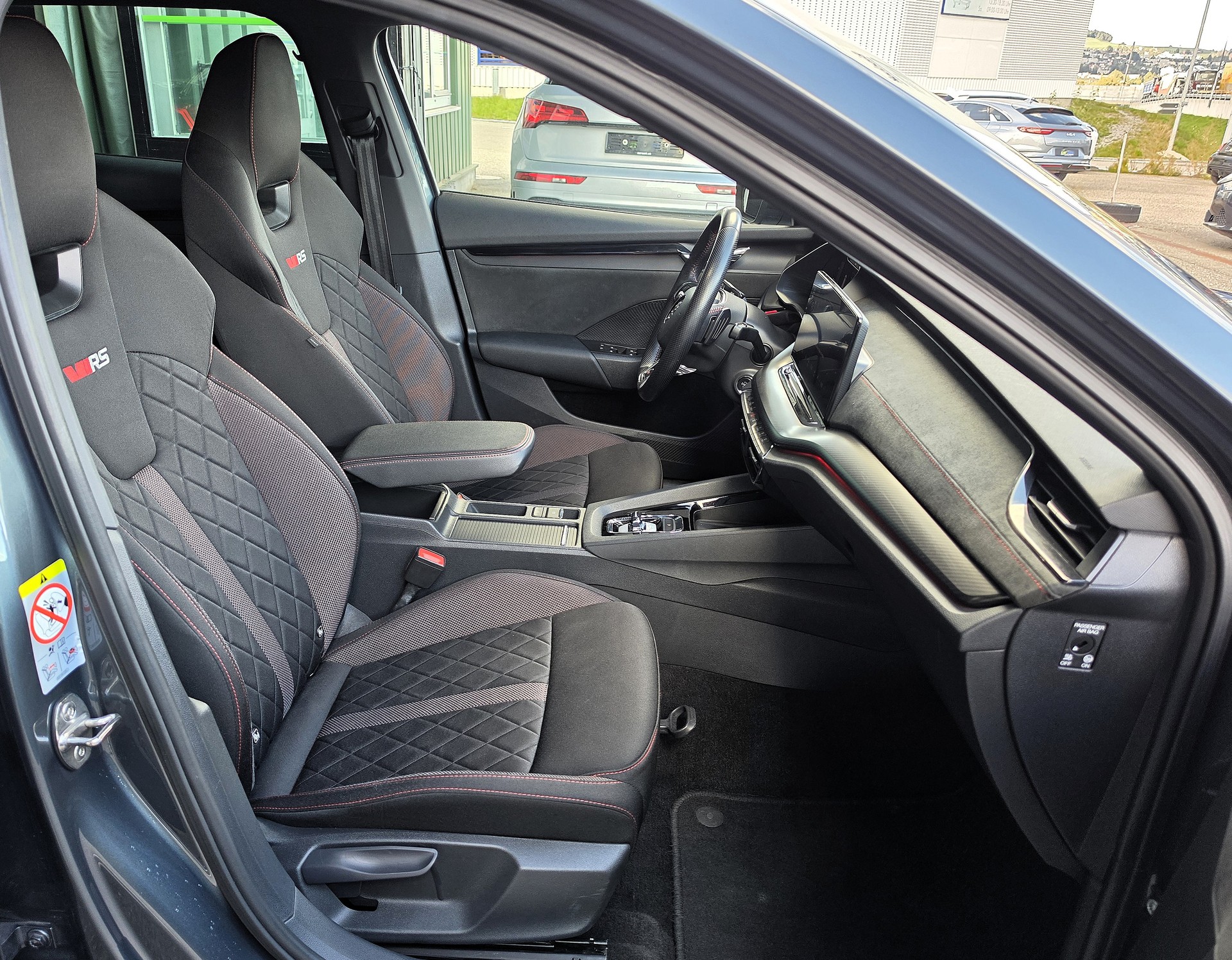 SKODA Octavia Combi 2.0 TDI DSG RS-image-4