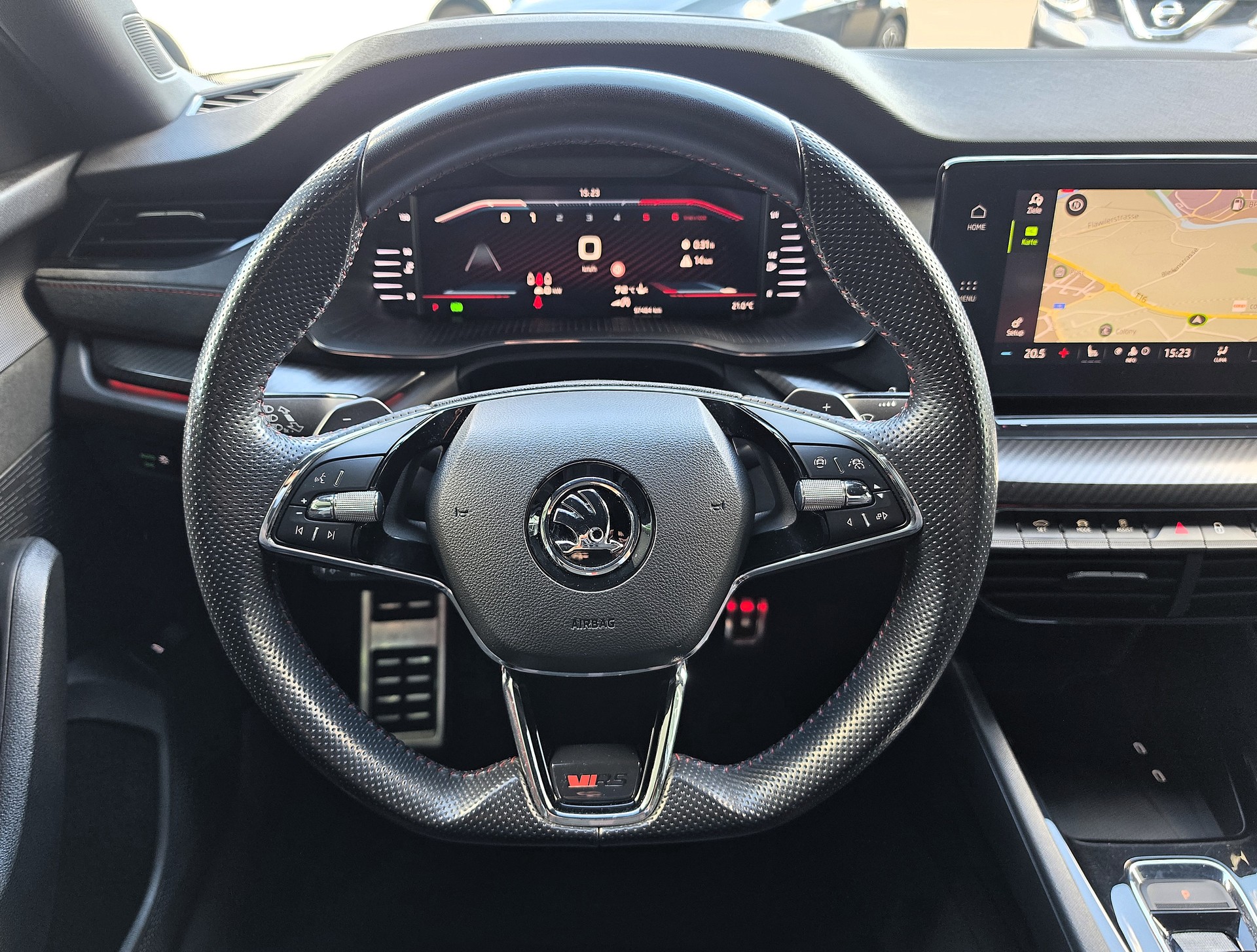 SKODA Octavia Combi 2.0 TDI DSG RS-image-11