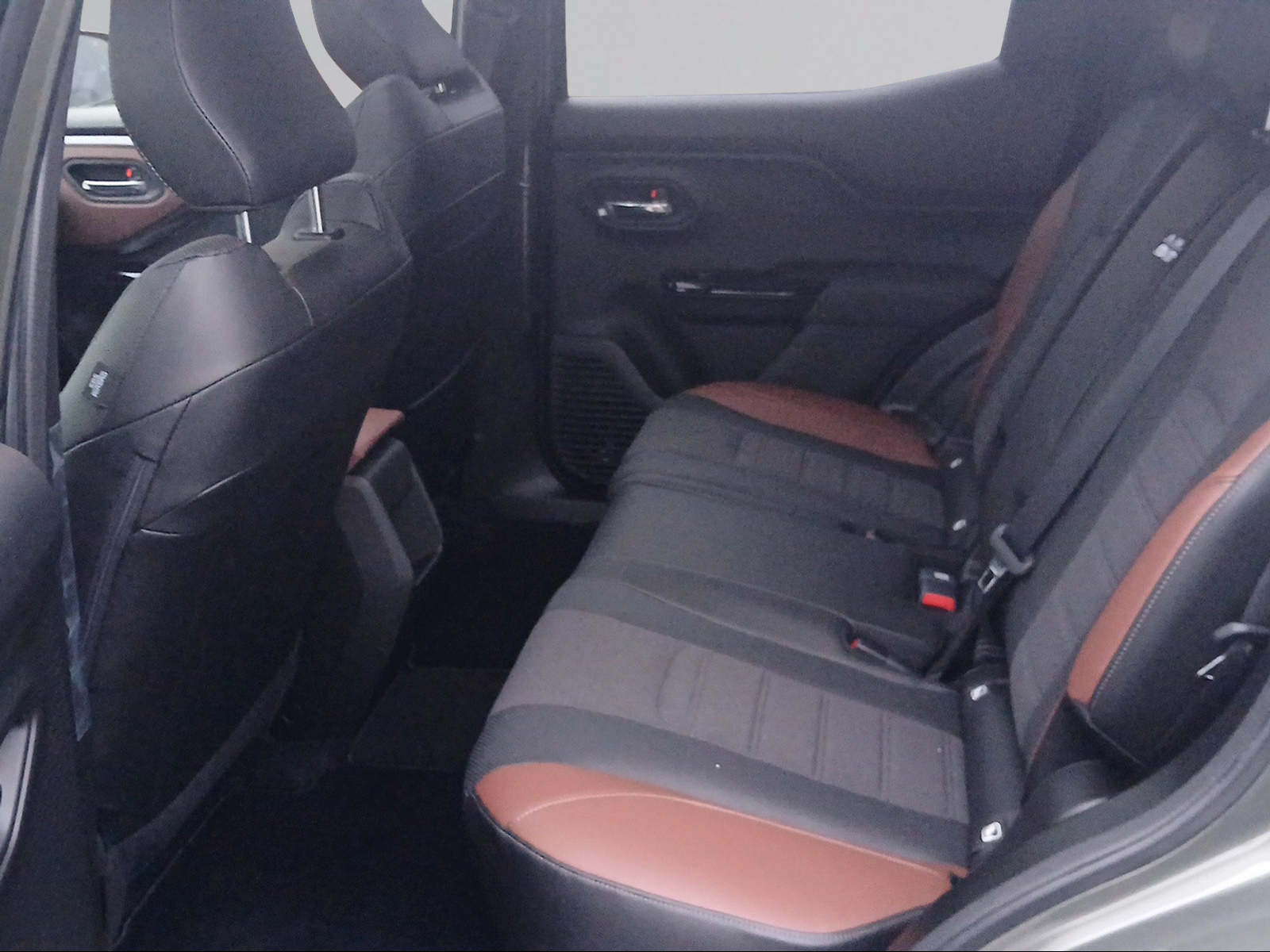 SUZUKI e Vitara Compact Top 4x4-image-12