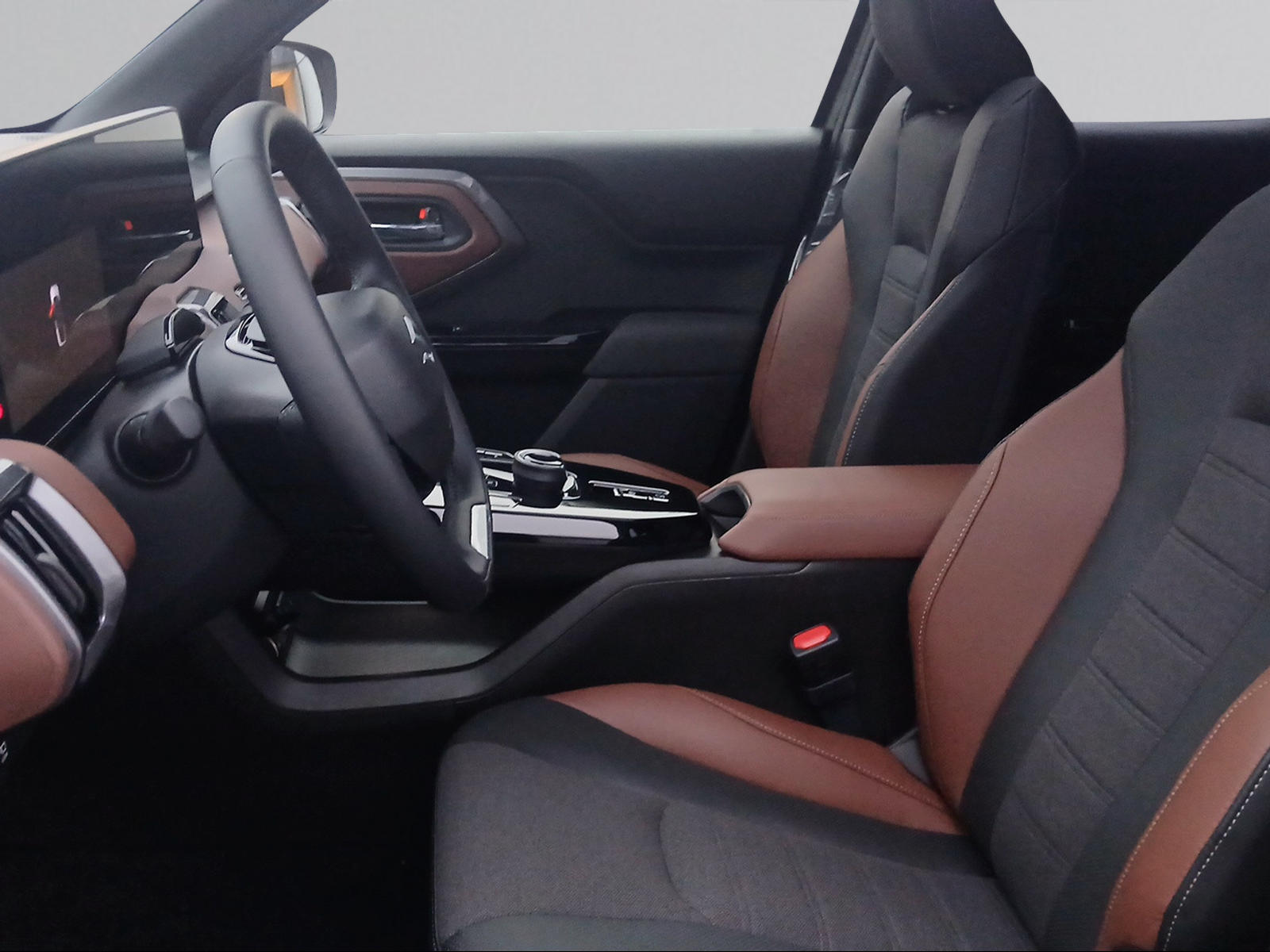 SUZUKI e Vitara Compact Top 4x4-image-10