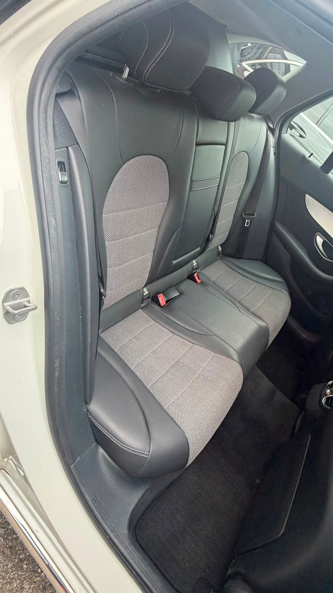MERCEDES-BENZ C 250 BlueTEC Avantgarde 4Matic 7G-Tronic-image-7