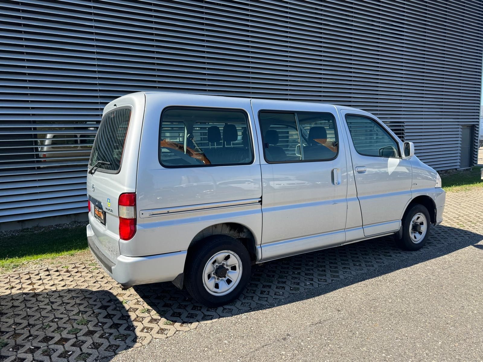 TOYOTA Hiace D-4D Wagon GL 4WD S 8 platz-image-4