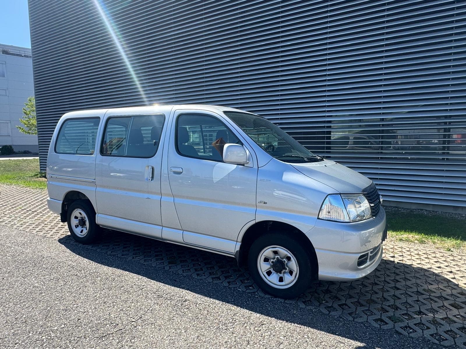 TOYOTA Hiace D-4D Wagon GL 4WD S 8 platz-image-3