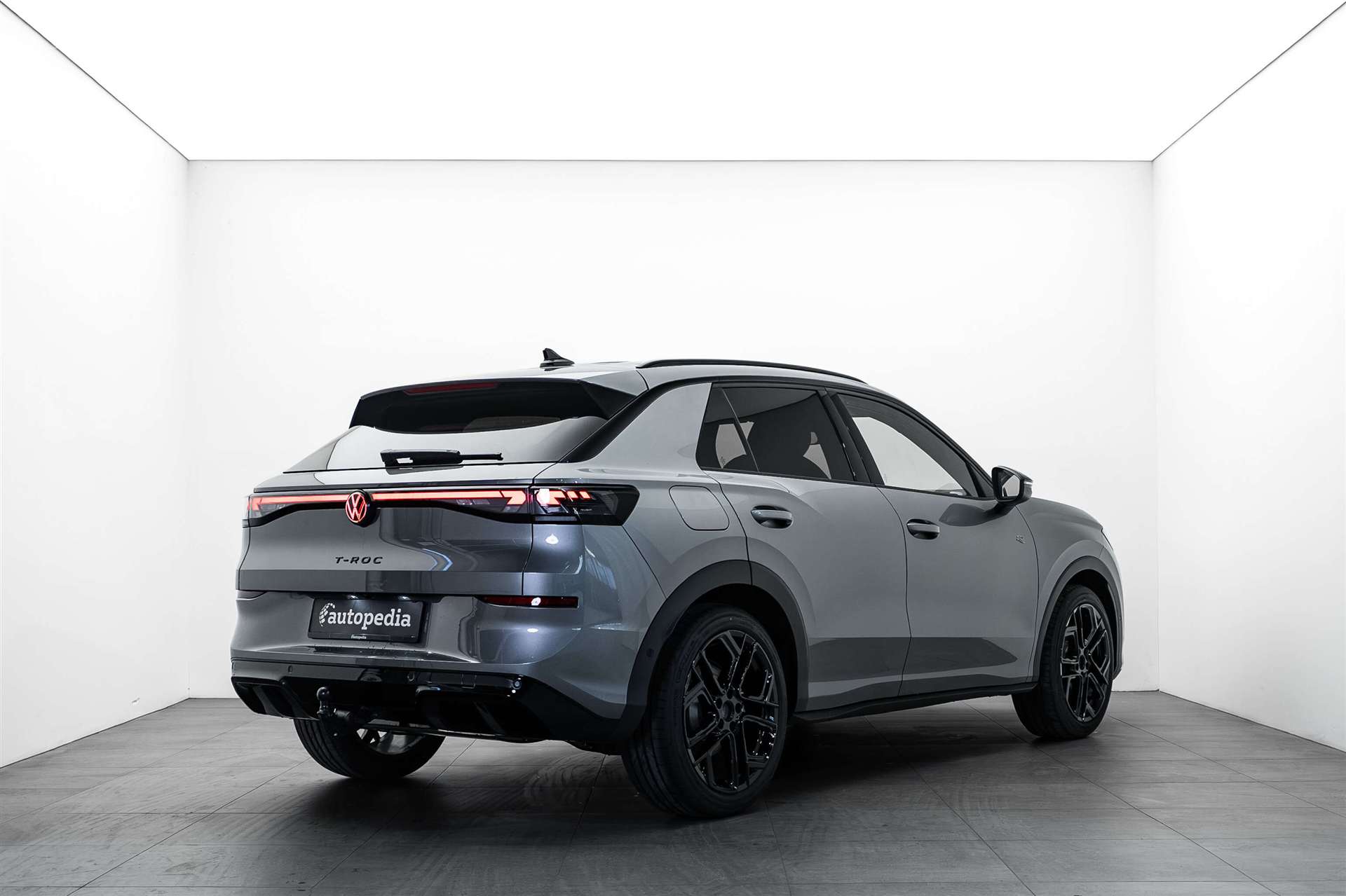 VW T-Roc 1.5 eTSi mHEV R-Line DSG-Automat-showroom-element-2