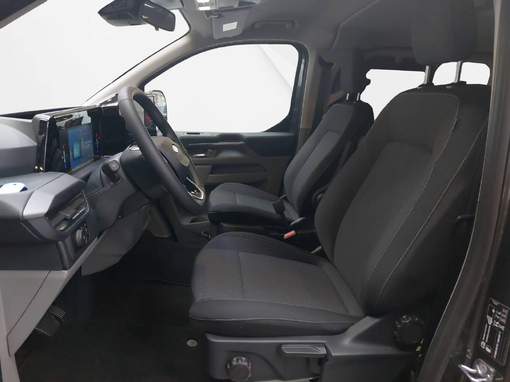 FORD E-Tourneo C Bus 340 L2 Titanium-image-4
