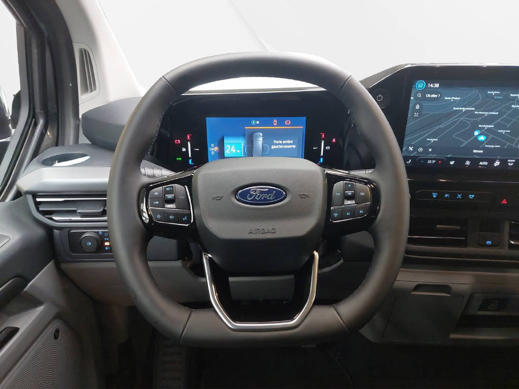 FORD E-Tourneo C Bus 340 L2 Titanium-image-5