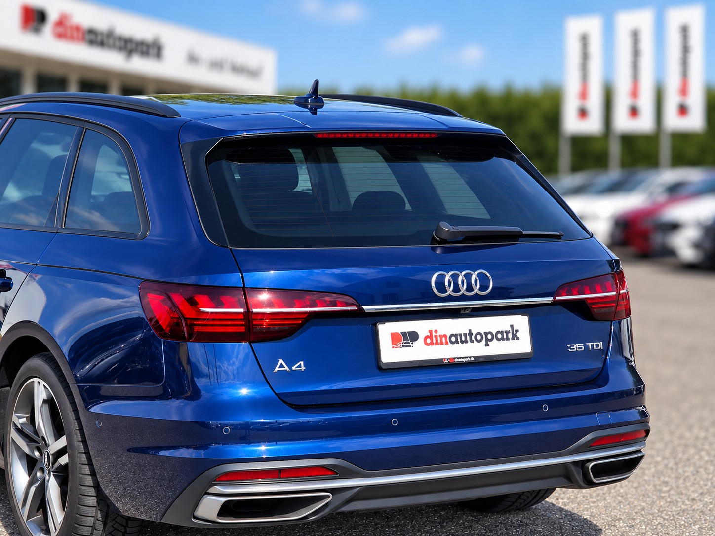 AUDI A4 Avant 35 TDI S line S-tronic * CH-Fahrzeug * Frisch ab MFK *-image-4