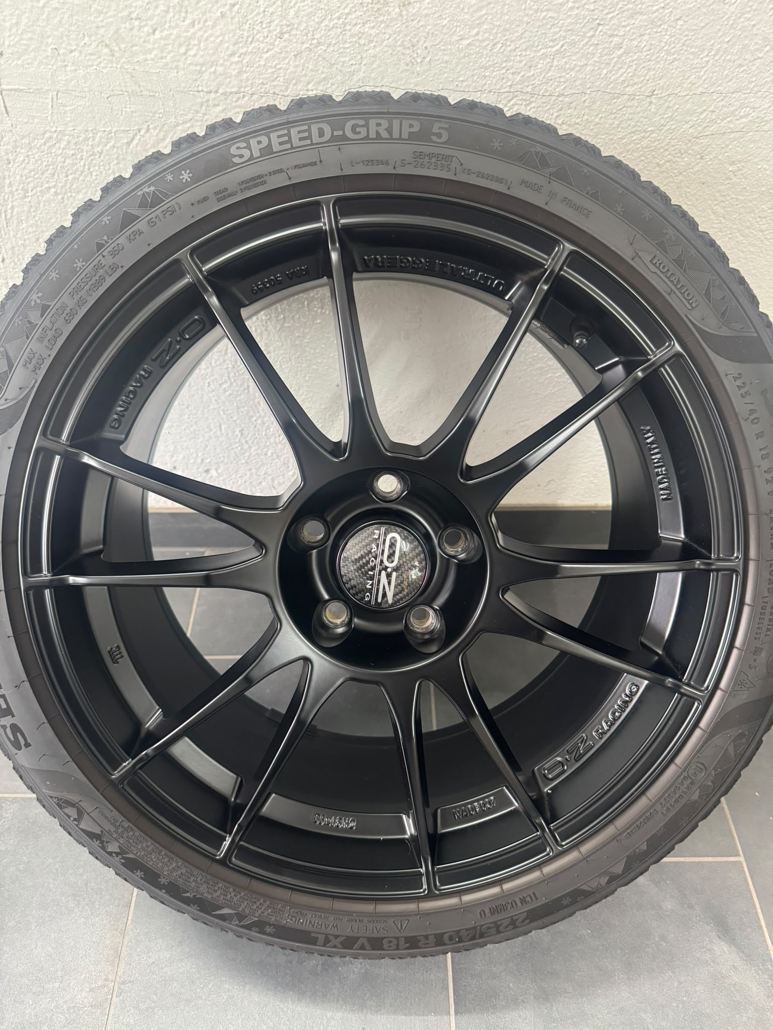VW Golf 2.0 TSI R 4Motion DSG-image-9