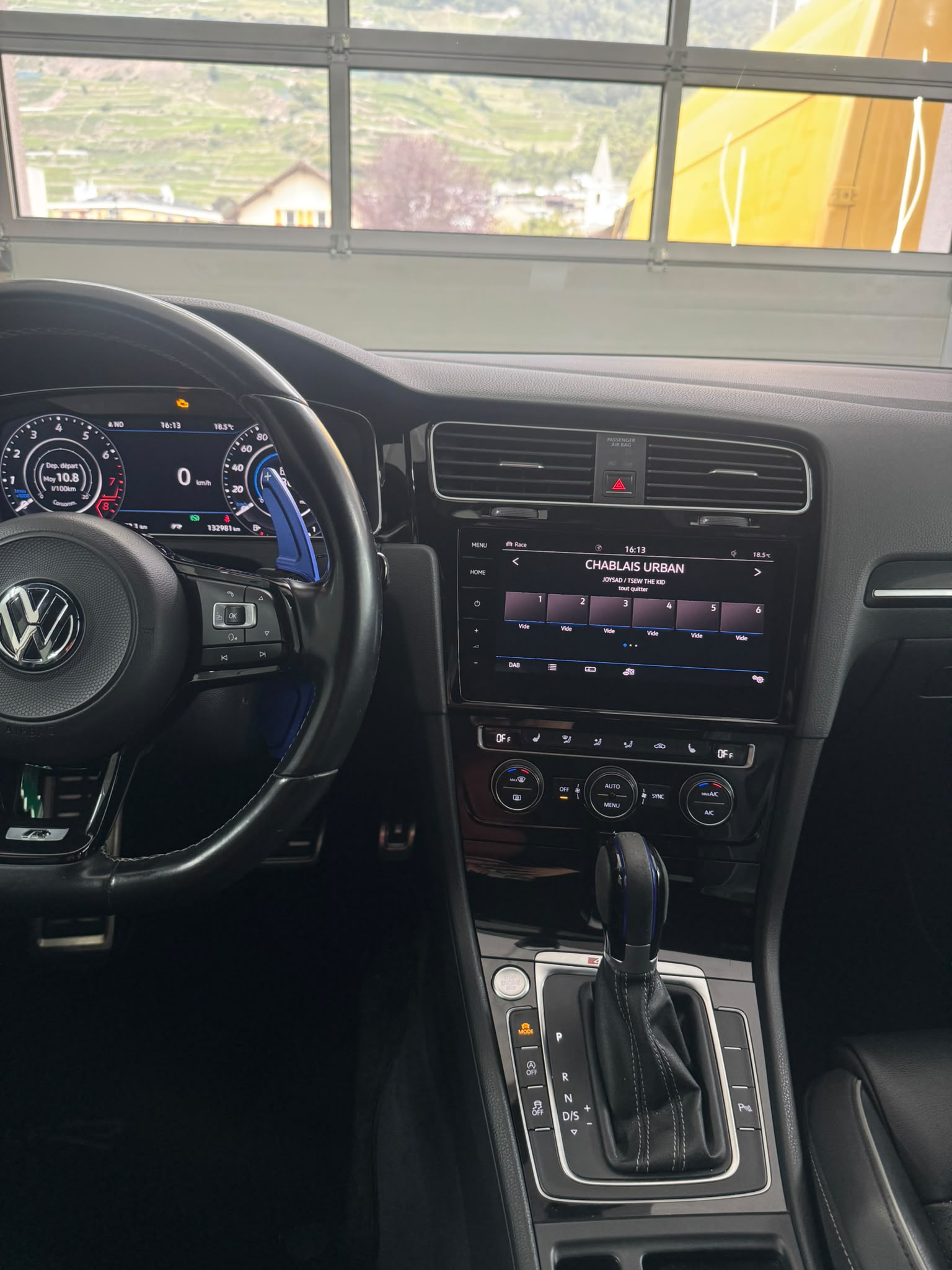 VW Golf 2.0 TSI R 4Motion DSG-image-6