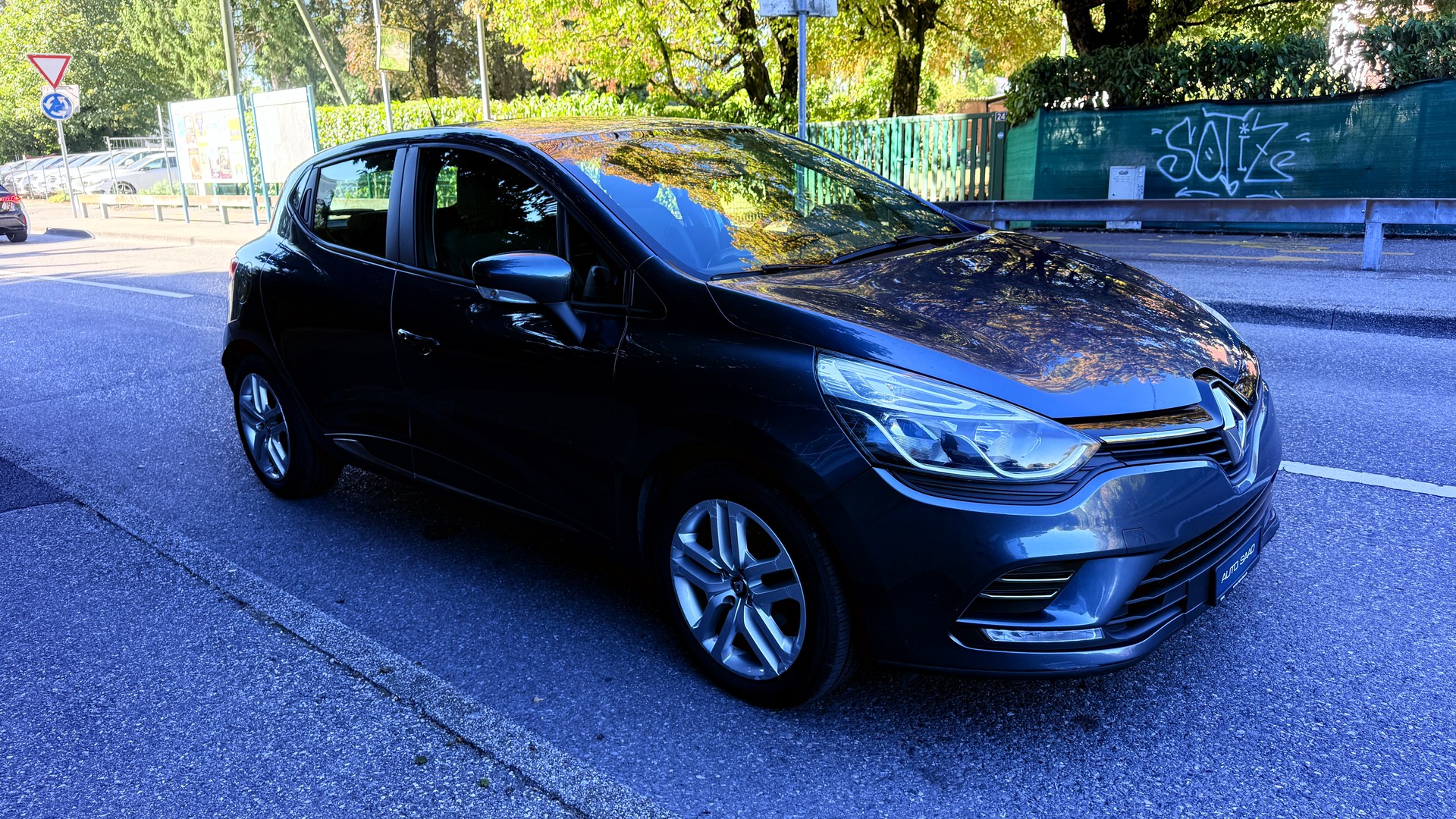 RENAULT Clio 0.9 12V Zen-image-1